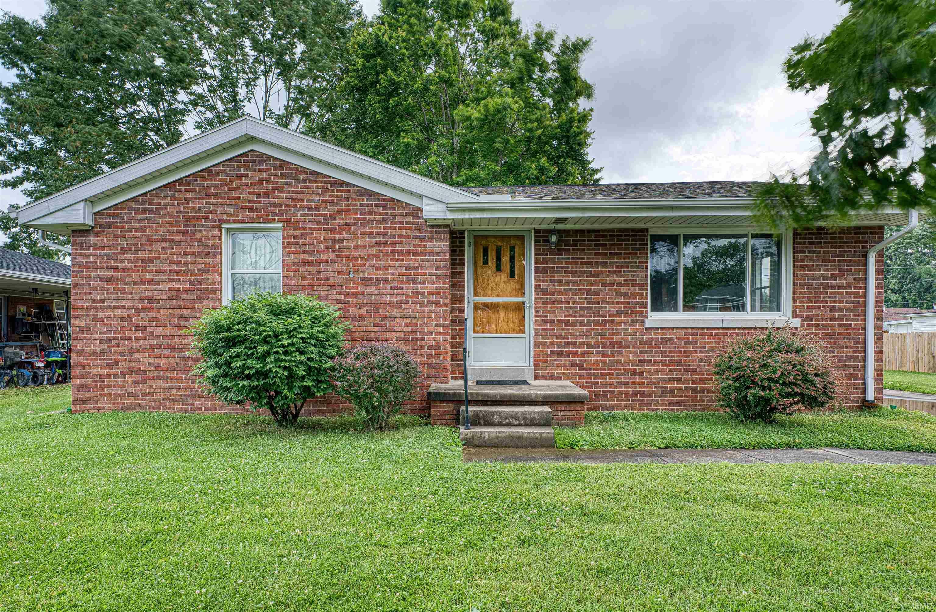 Property Photo:  5401 Elmhurst Drive  IN 47711 