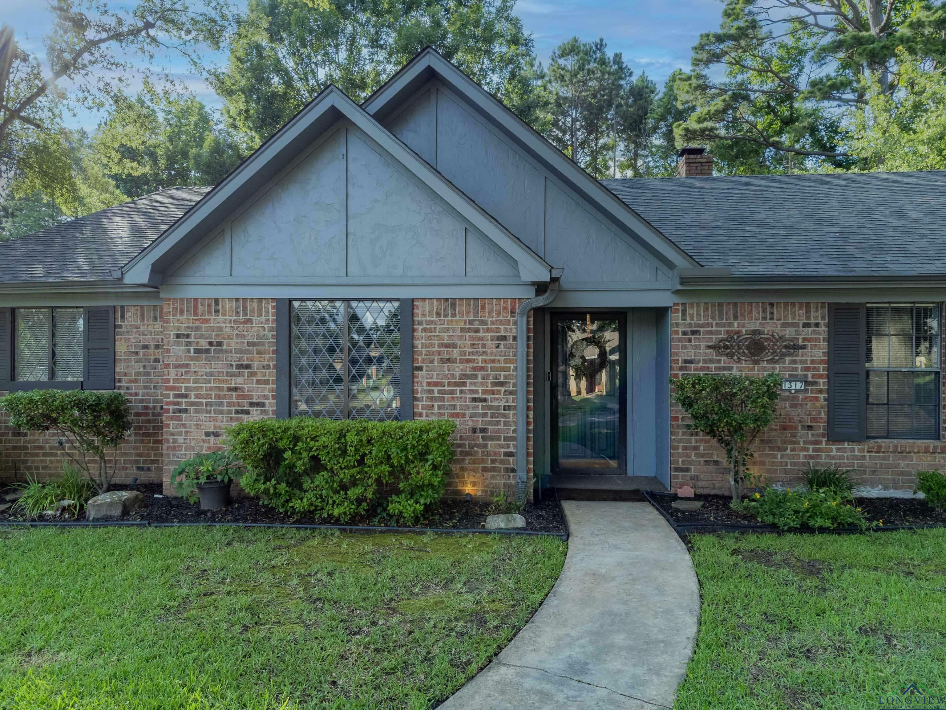 Property Photo:  1317 Tiffany  Ln  TX 75604 