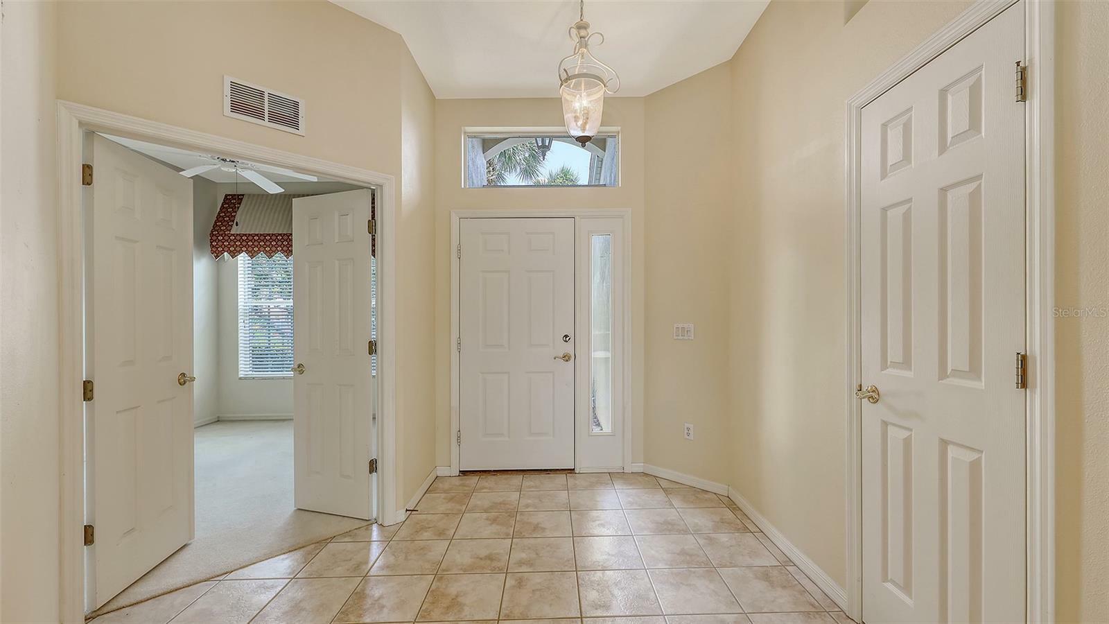 Property Photo: 201 Vestavia Drive FL 34292