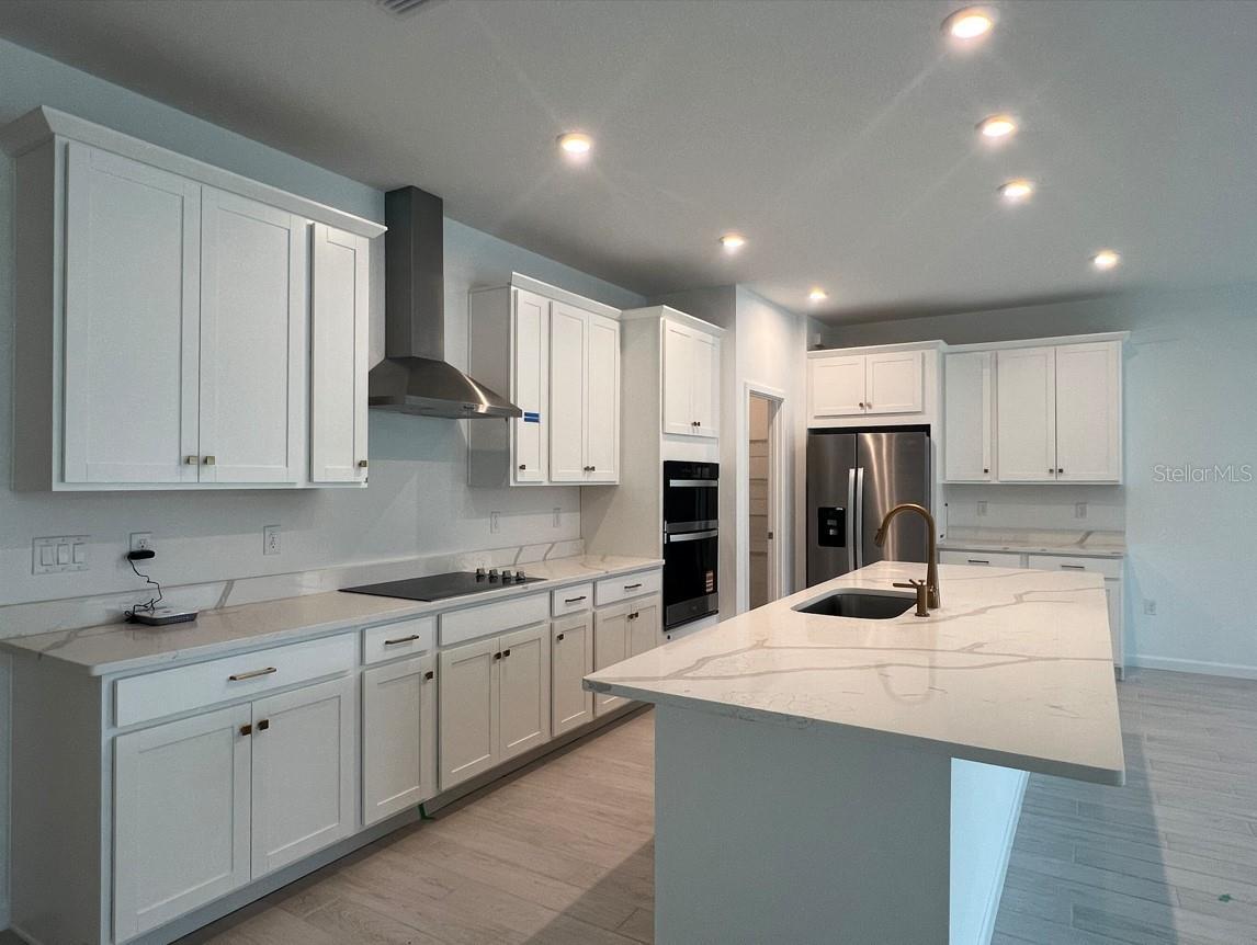Property Photo:  13232 Pergola Avenue  FL 32832 