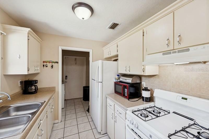 Property Photo: 2822 Fulford Street FL 32738