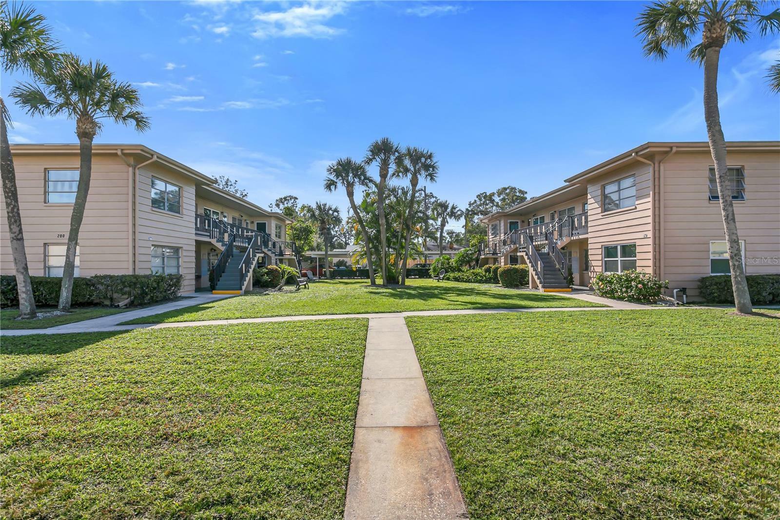 Property Photo: 216 36th Avenue N 202B FL 33704