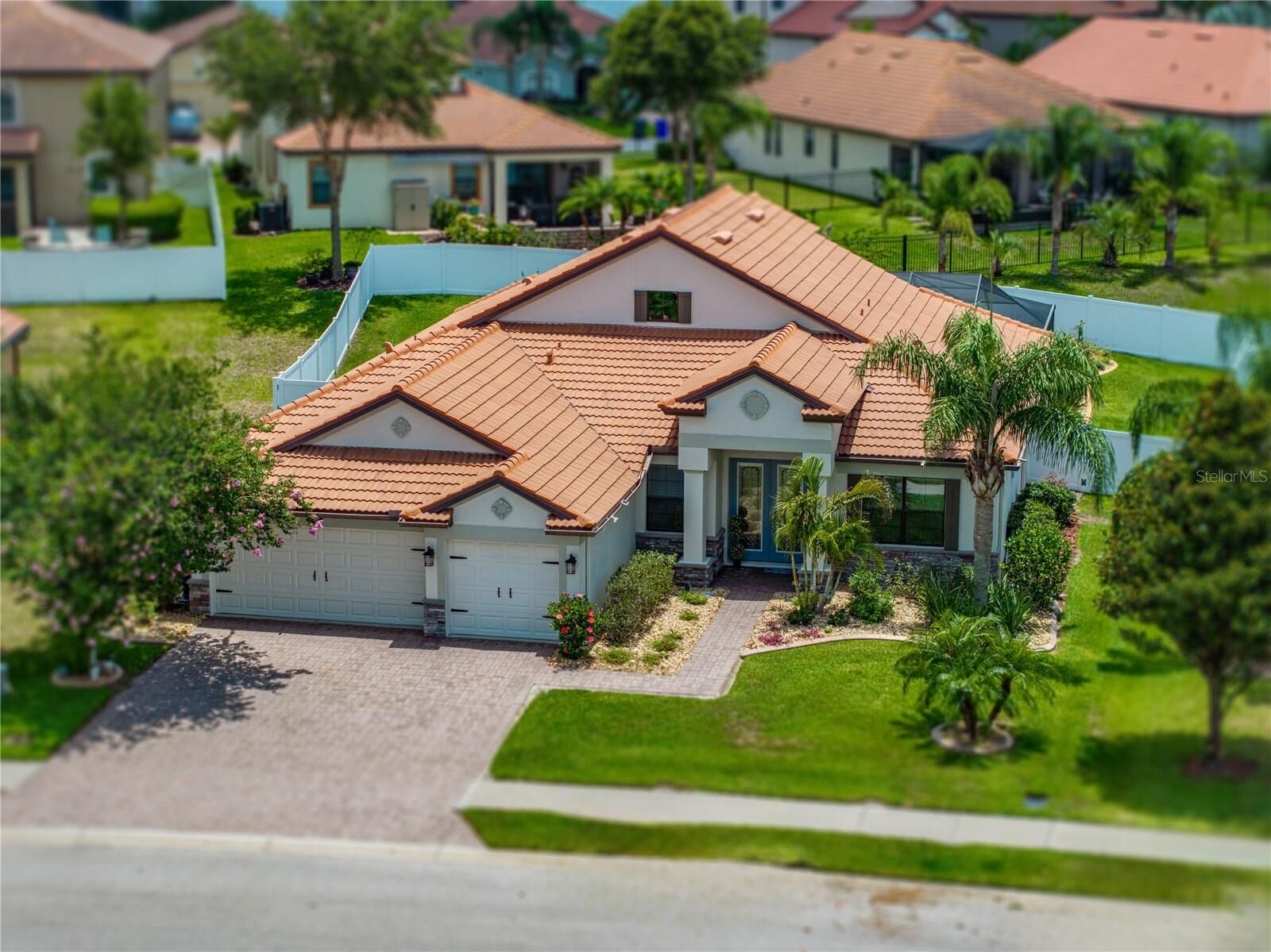 Property Photo: 3939 Sunset Lake Drive FL 33810