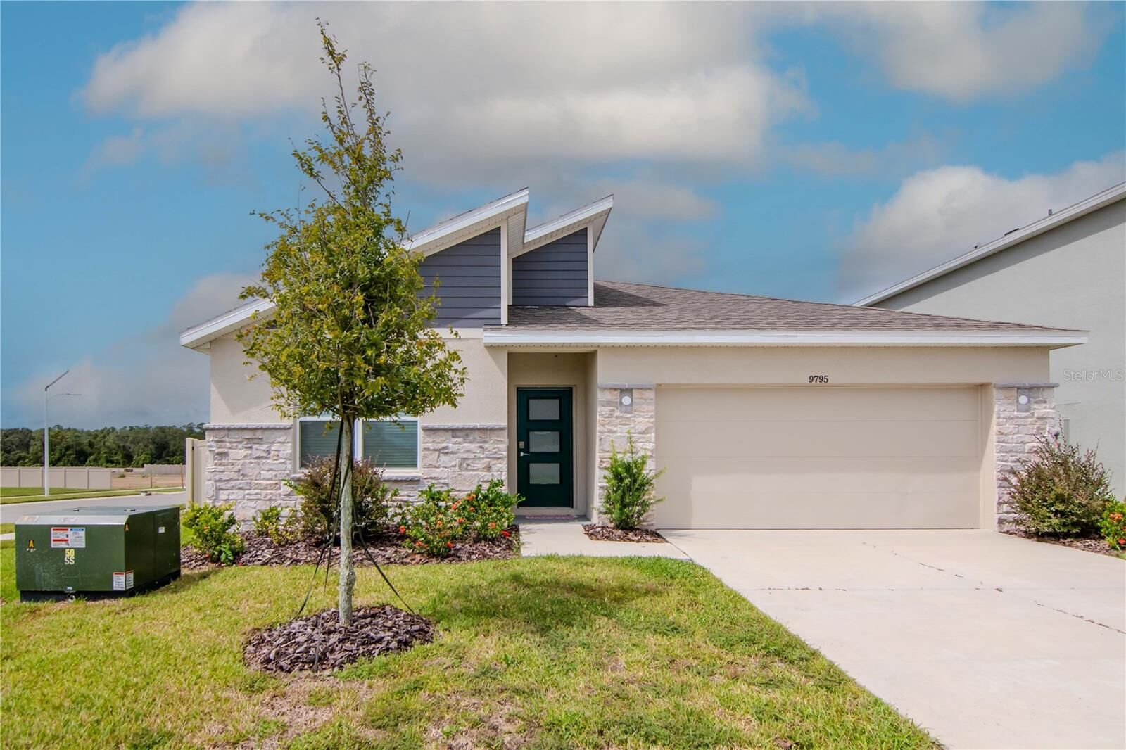 Property Photo:  9795 Crescent Ray Drive  FL 33545 