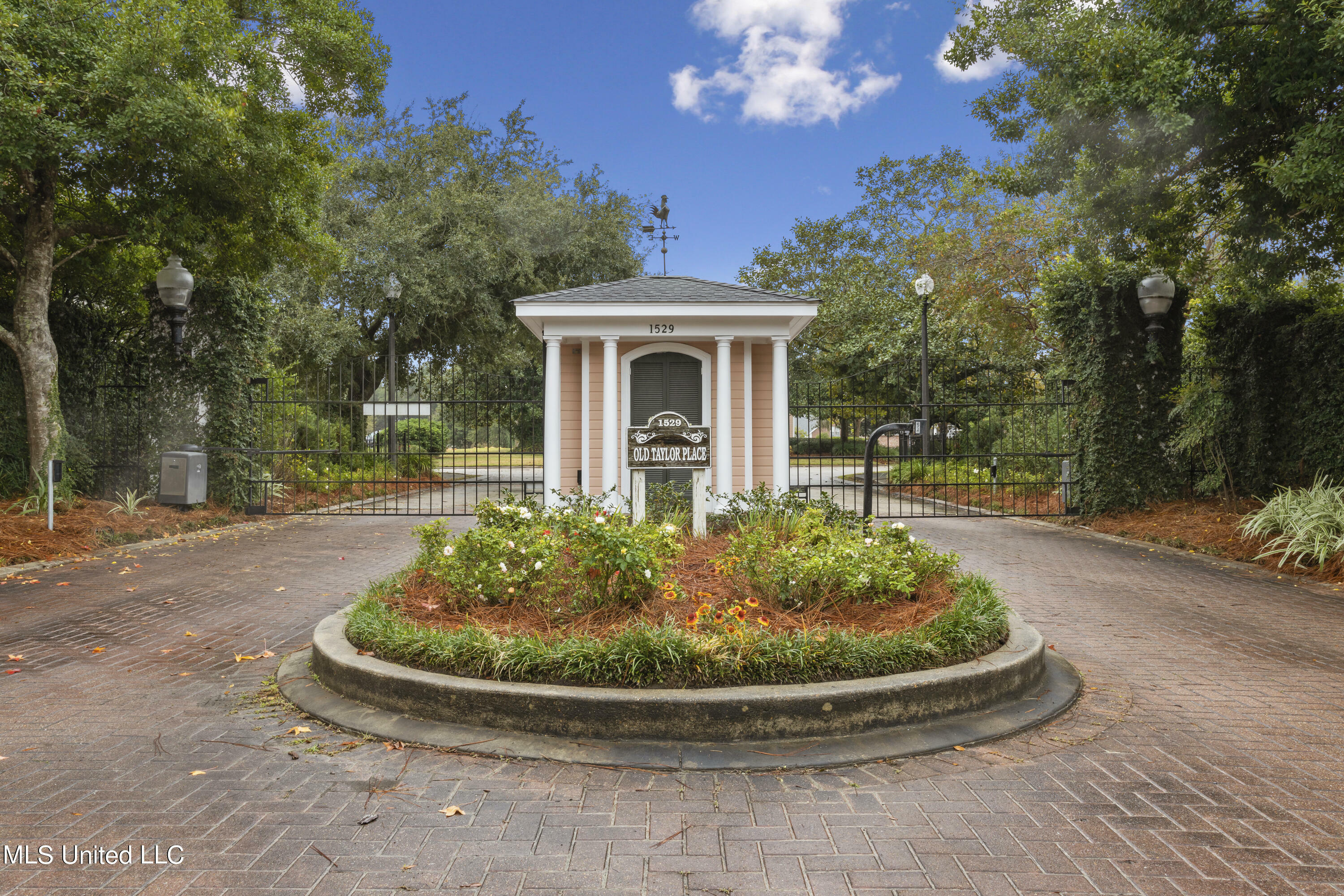 Property Photo: 1529 Magnolia Street MS 39507