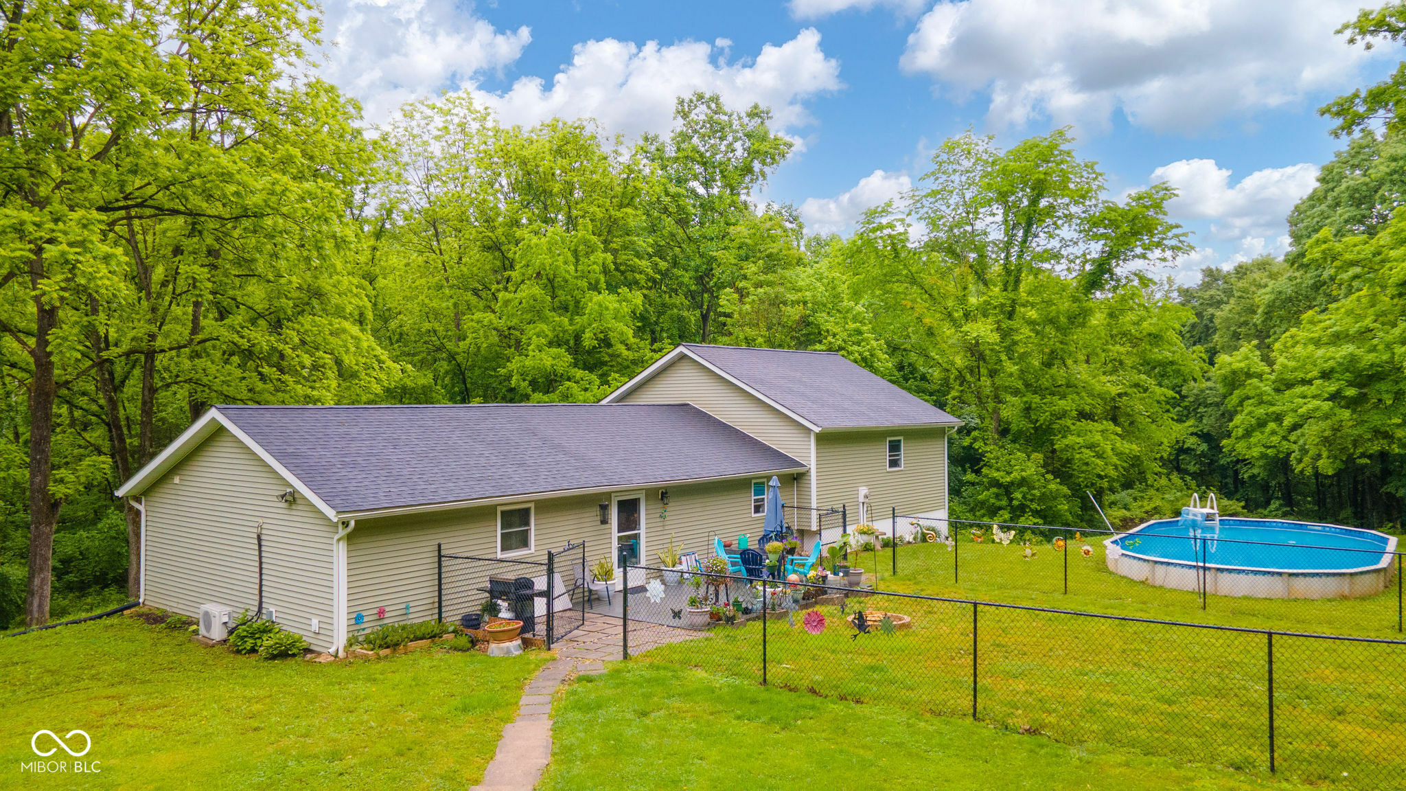 Property Photo: 2134 N County Line Road E IN 47433