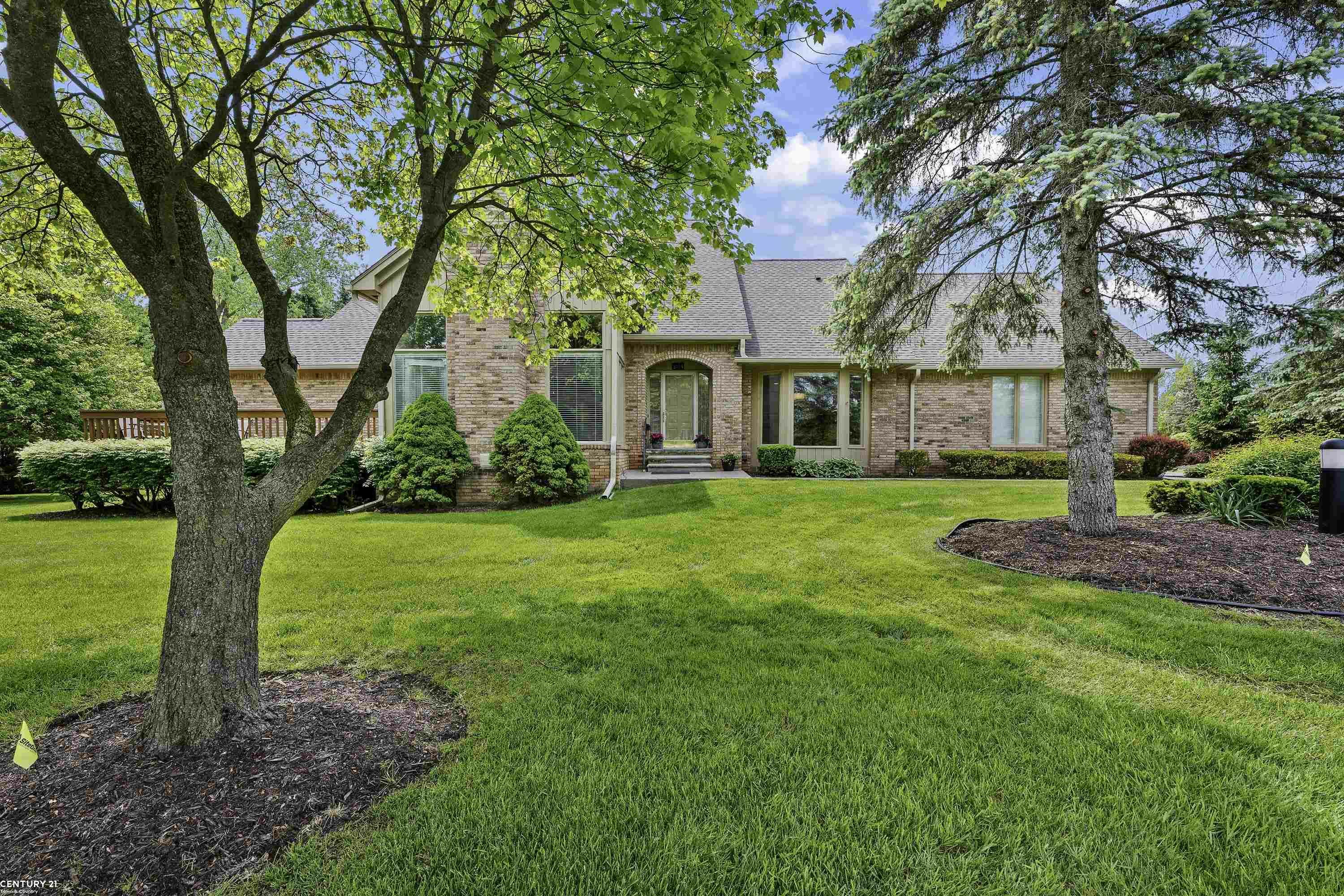 Property Photo: 2164 Sandlewood Drive MI 48316