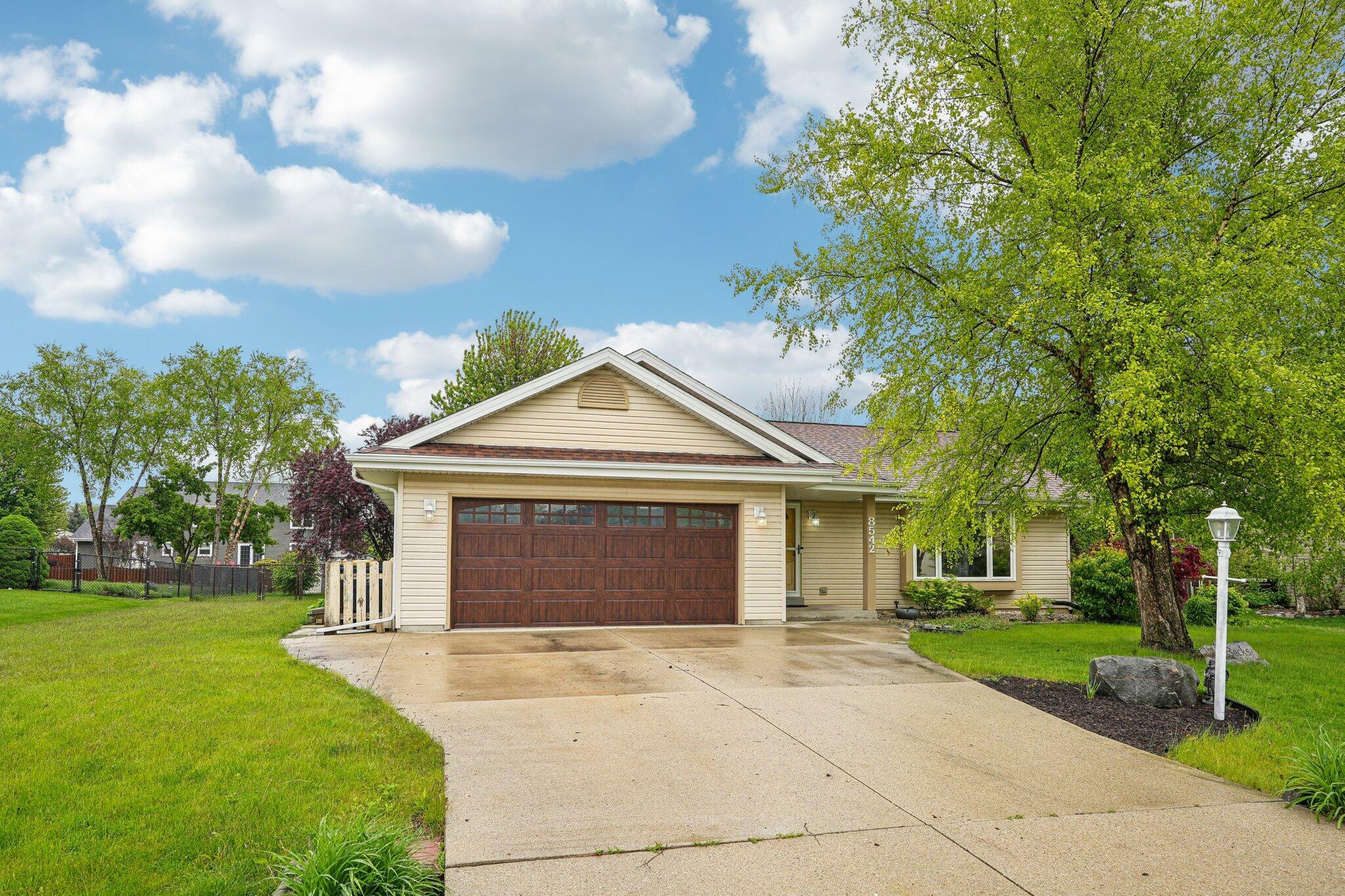 Property Photo: 8542 S Cortland Dr WI 53154