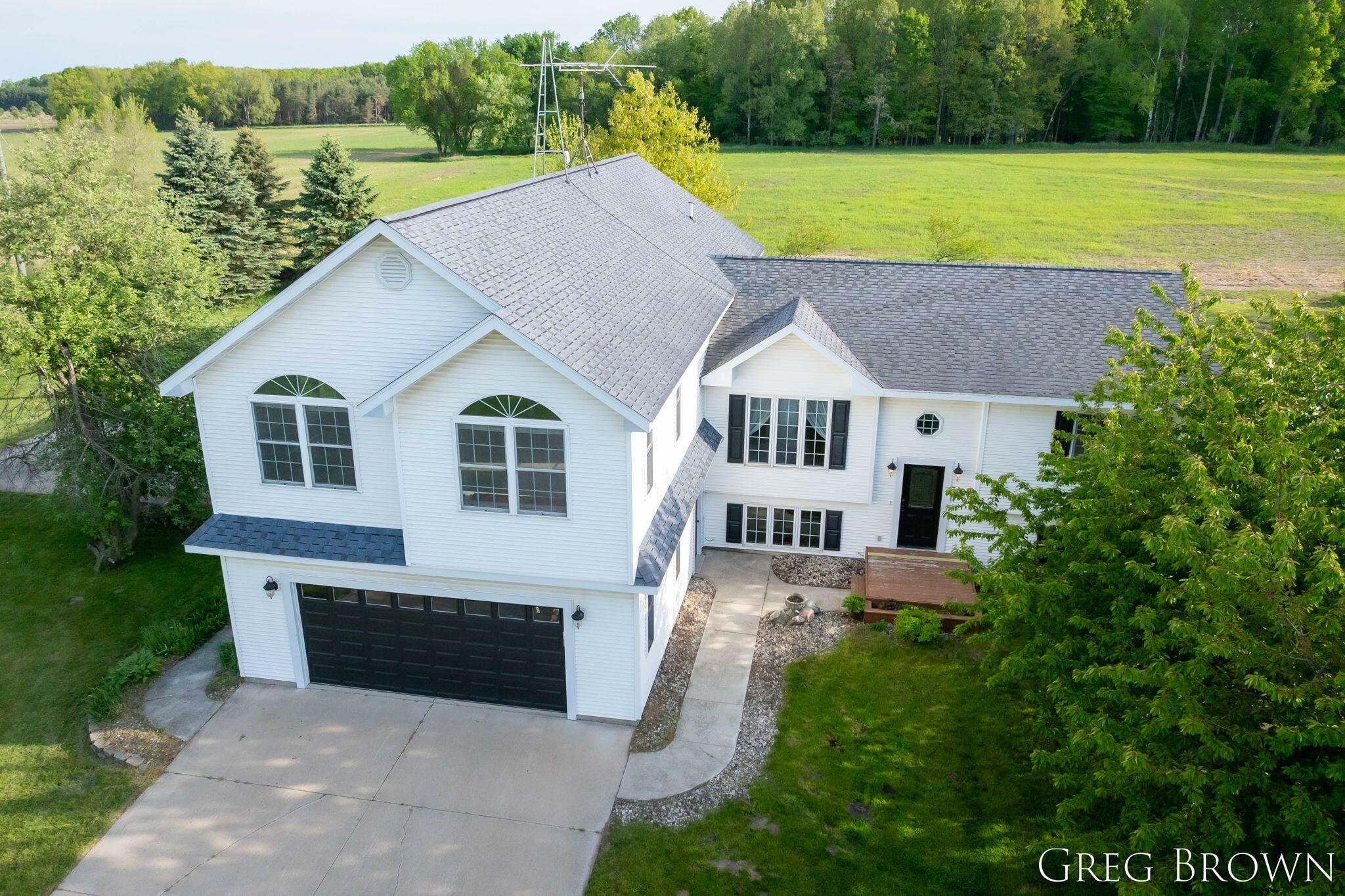 Property Photo: 9318 Jefferson Road MI 48850
