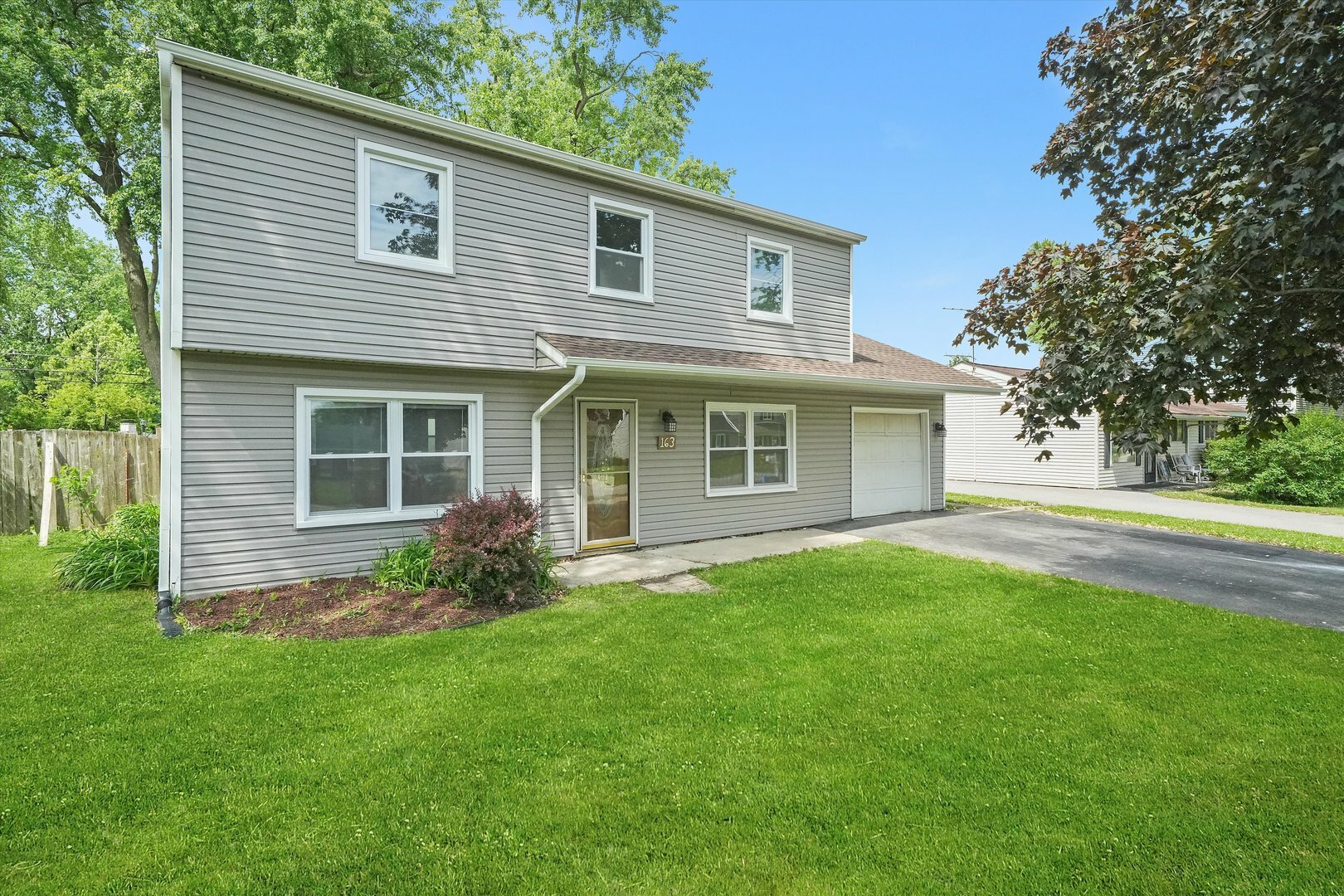 163 Queenswood Road  Bolingbrook IL 60440 photo