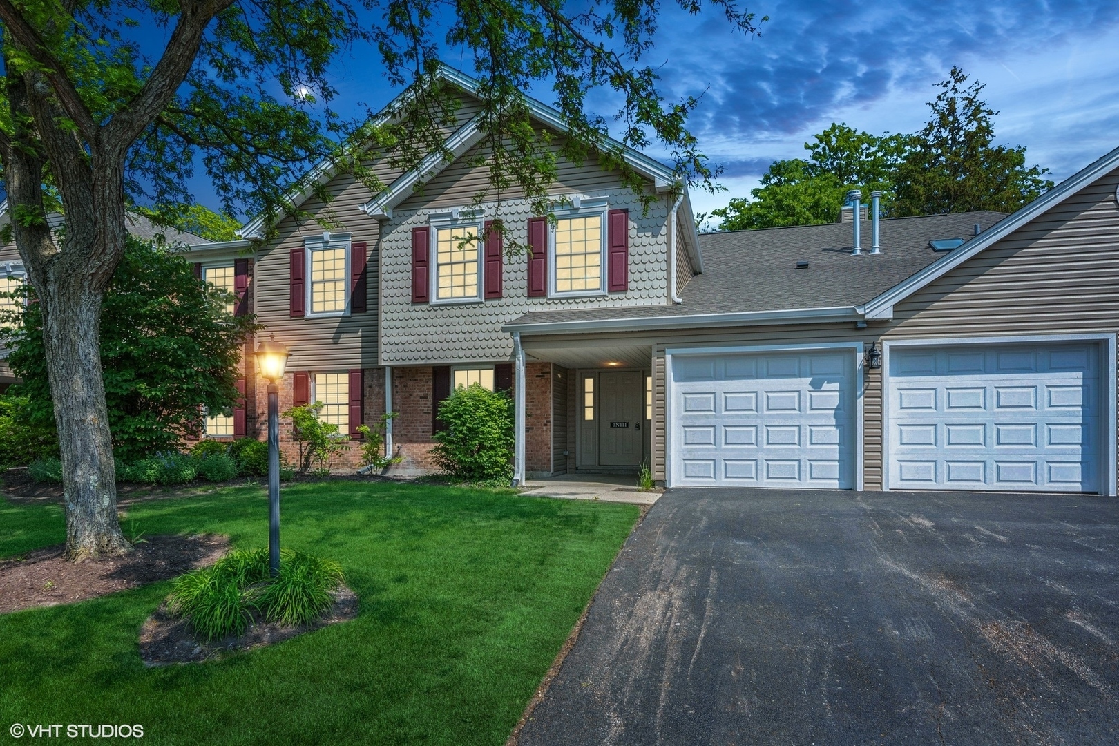 Property Photo: 0N111 Windermere Road 2107 IL 60190