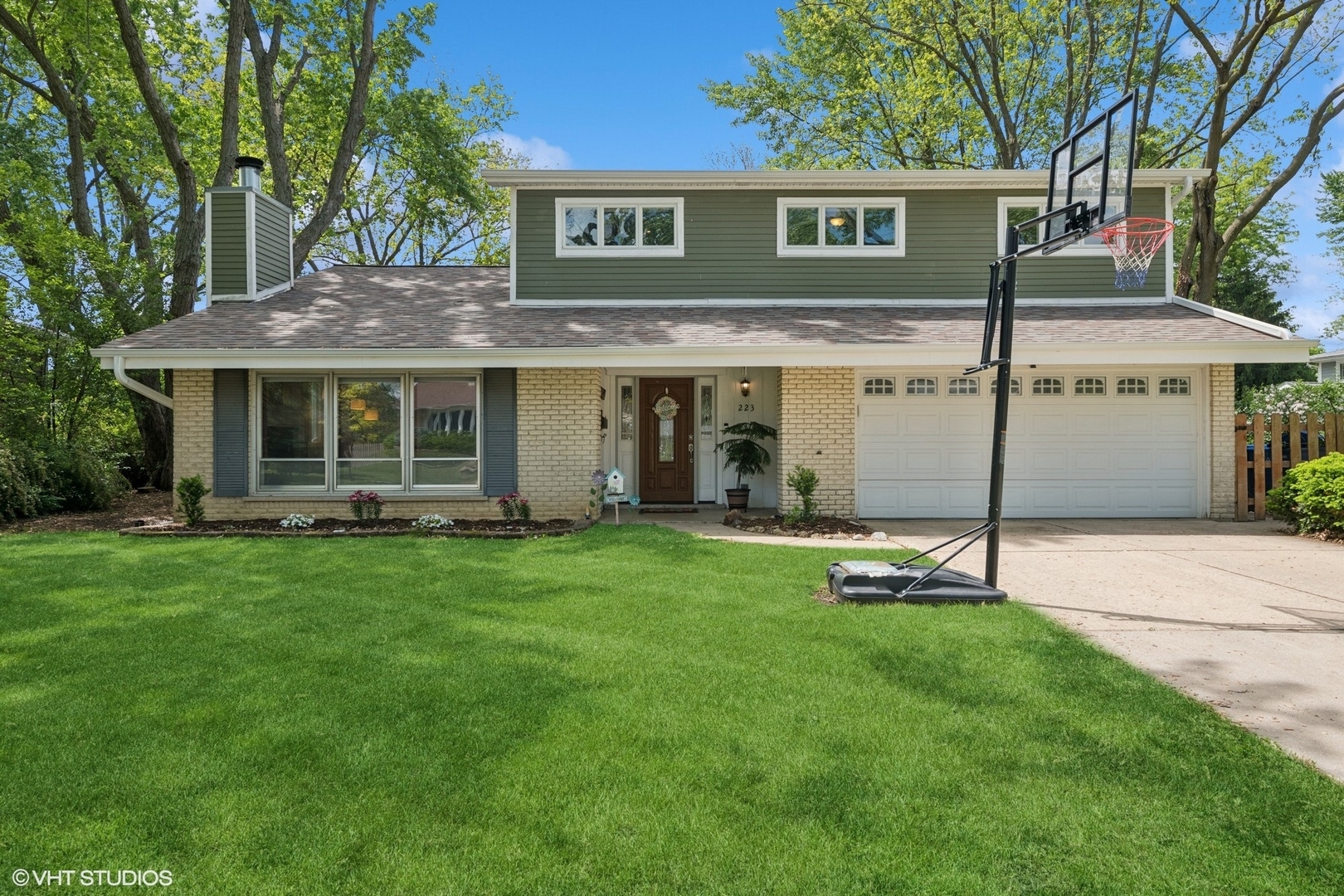 Property Photo: 223 Hickory Lane IL 60193