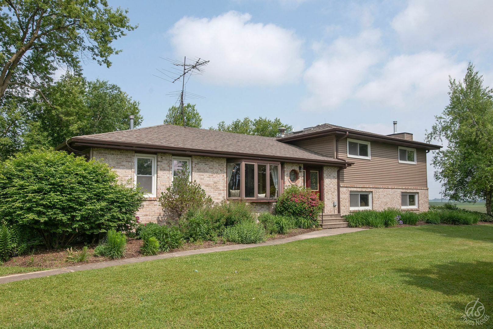Property Photo: 28671 Moose Range Road IL 60178