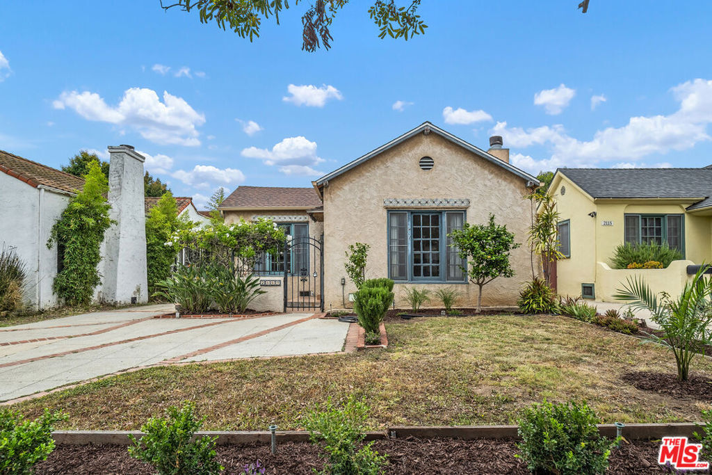 Property Photo: 2119 Overland Avenue CA 90025