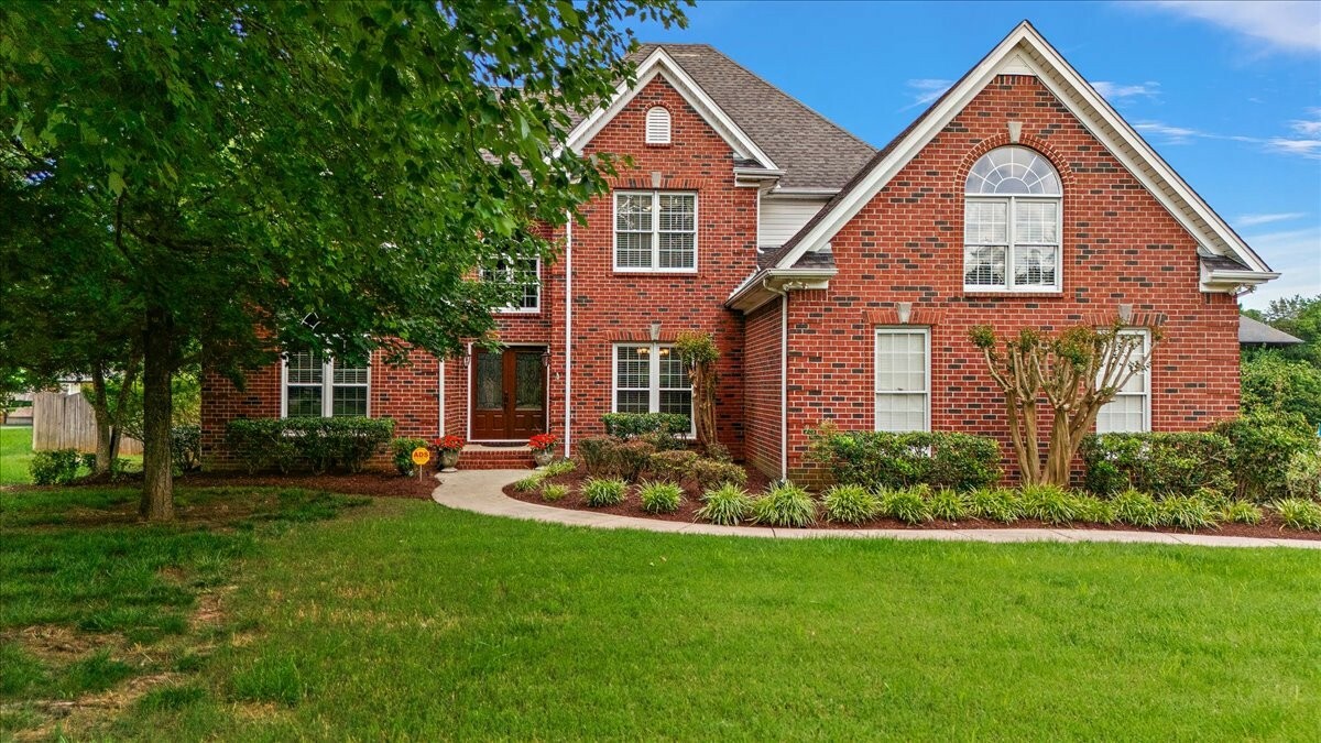 Property Photo: 2214 Woodridge Trl TN 37130