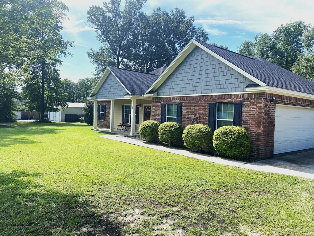 Property Photo:  429 Derek Rd  TX 75904 