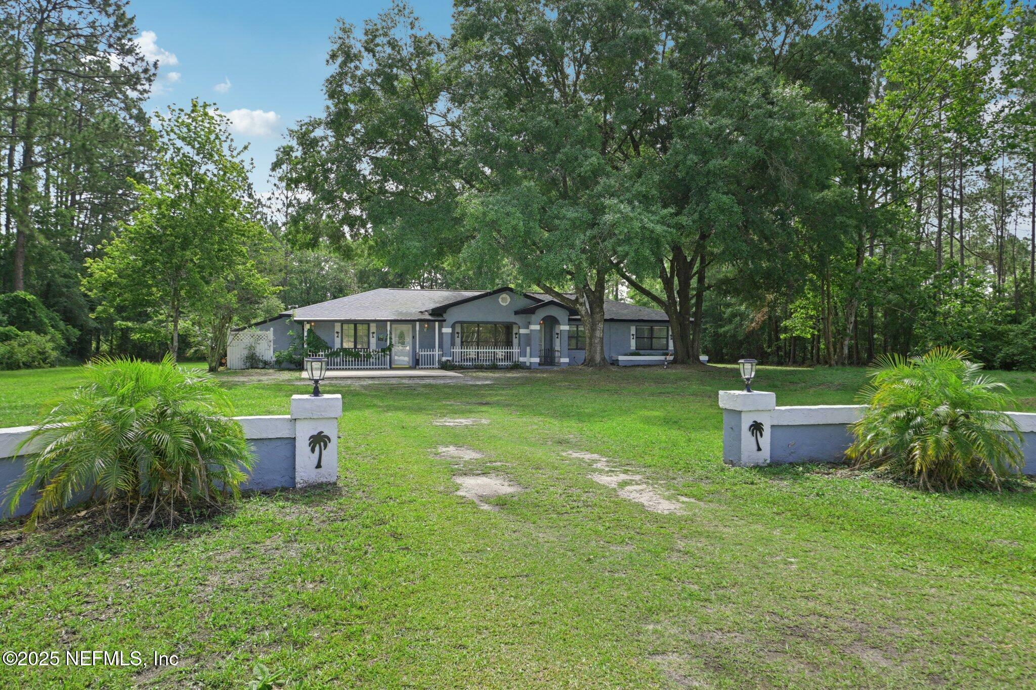 Property Photo: 9620 Baylor Avenue FL 32145