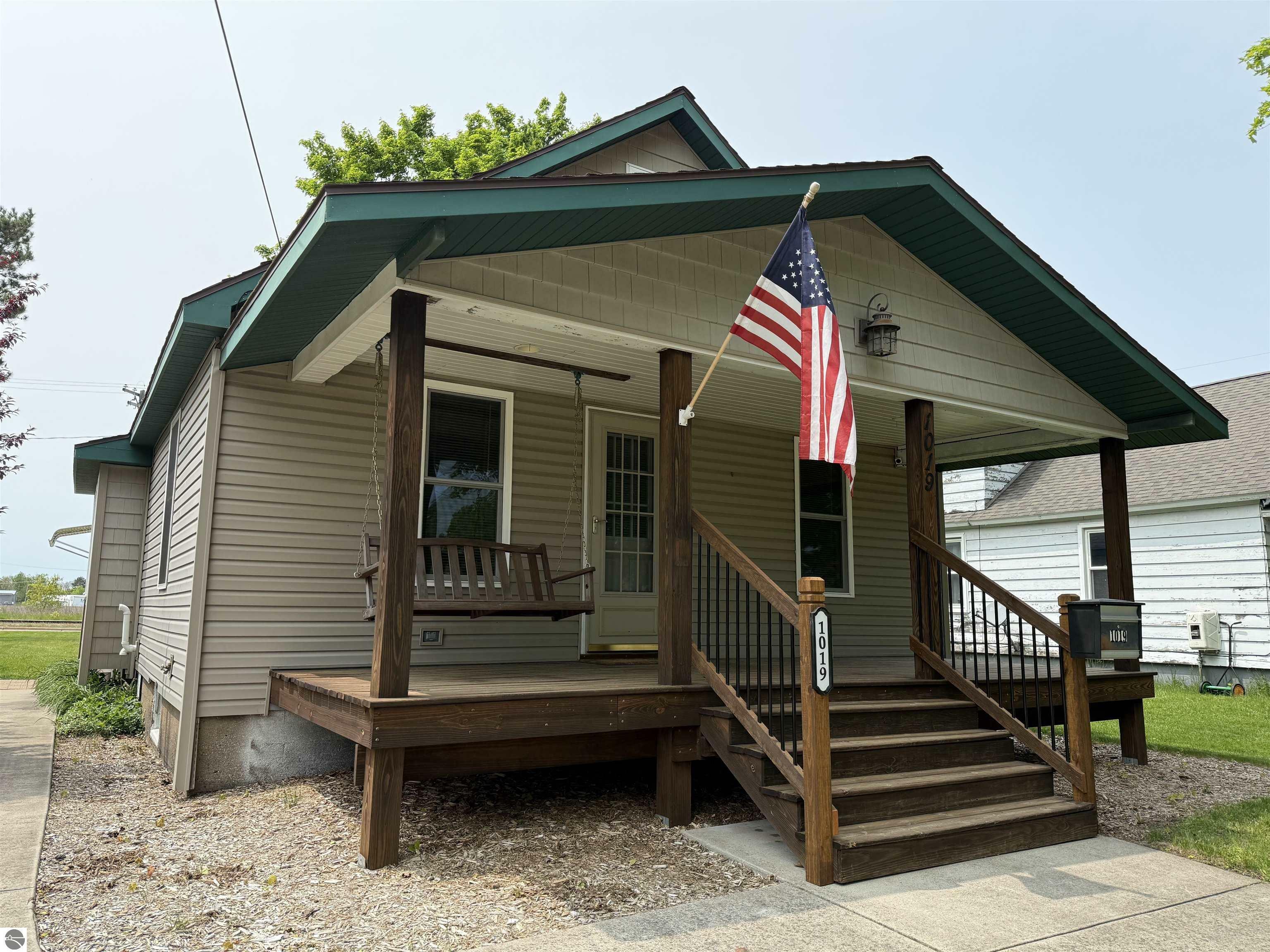 Property Photo: 1019 2nd Avenue MI 49601