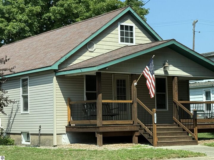 1019 2nd Avenue  Cadillac MI 49601 photo