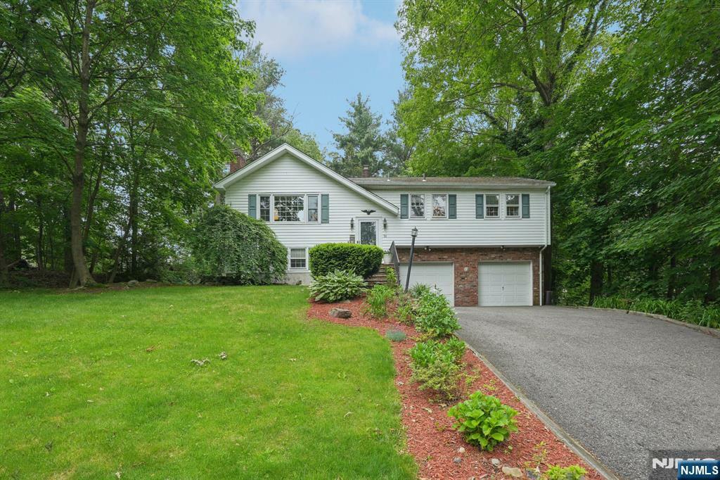 Property Photo:  56 Bradrick Lane  NJ 07480 