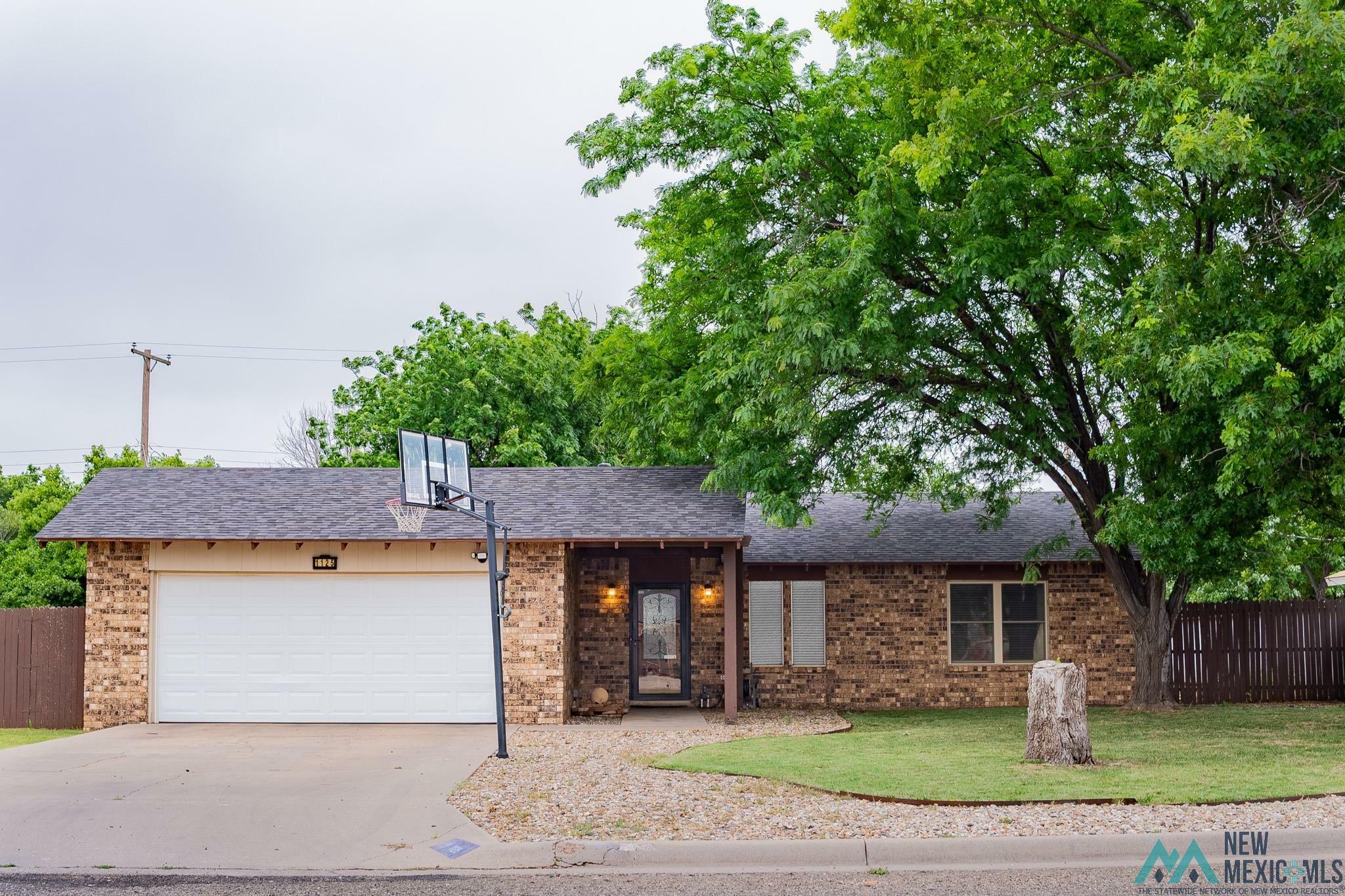 Property Photo: 1125 Parkland Drive NM 88101