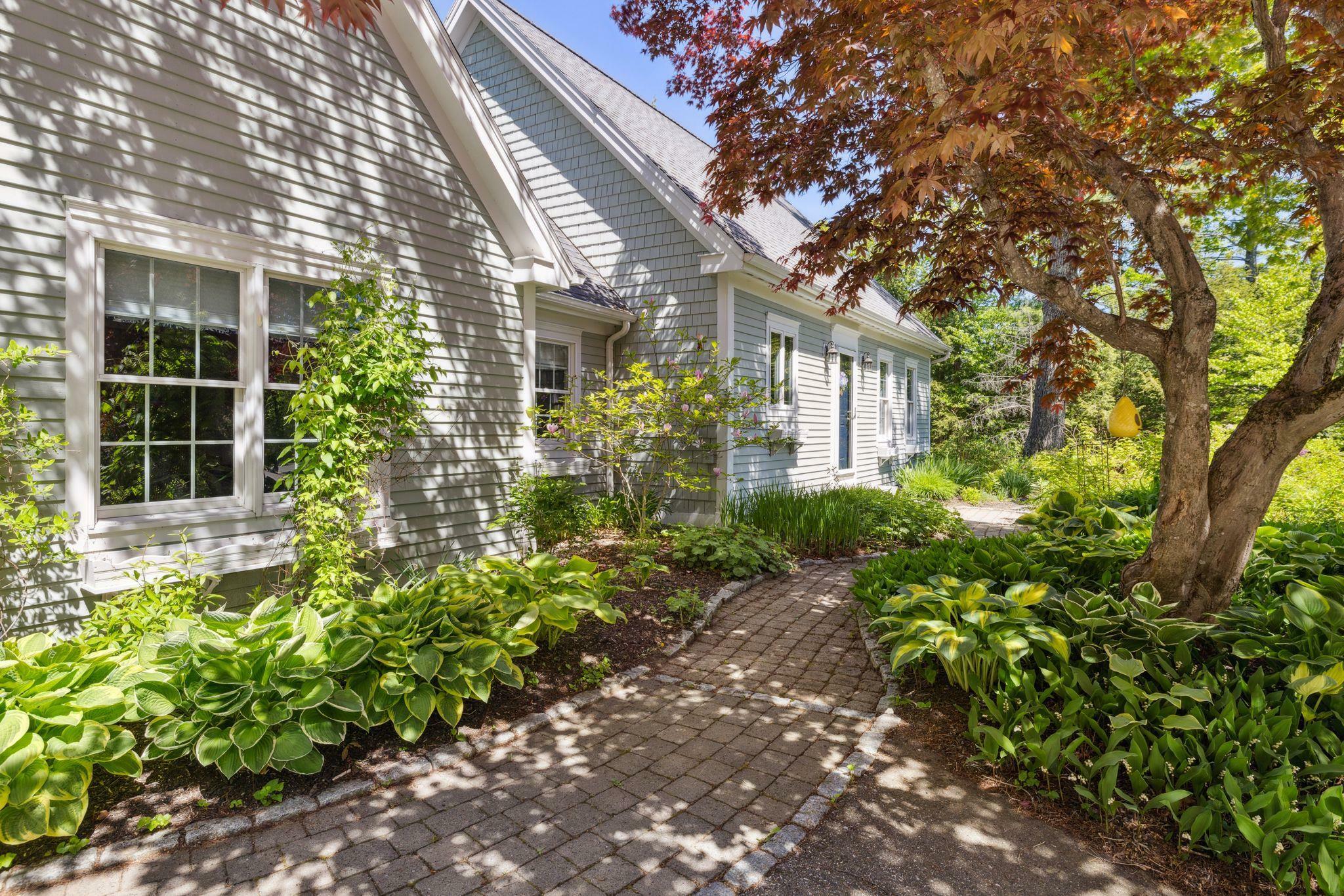 Property Photo:  635 Cherry Valley Road  NH 03249 