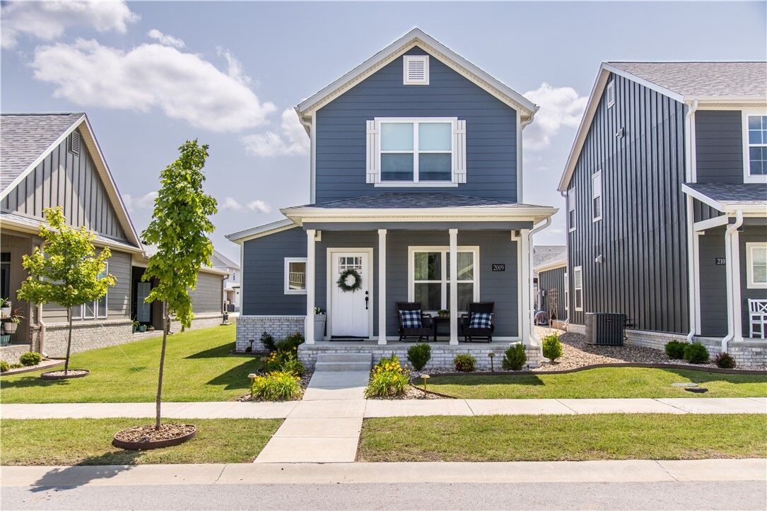 Property Photo:  2009 SW Poppy Street  AR 72713 