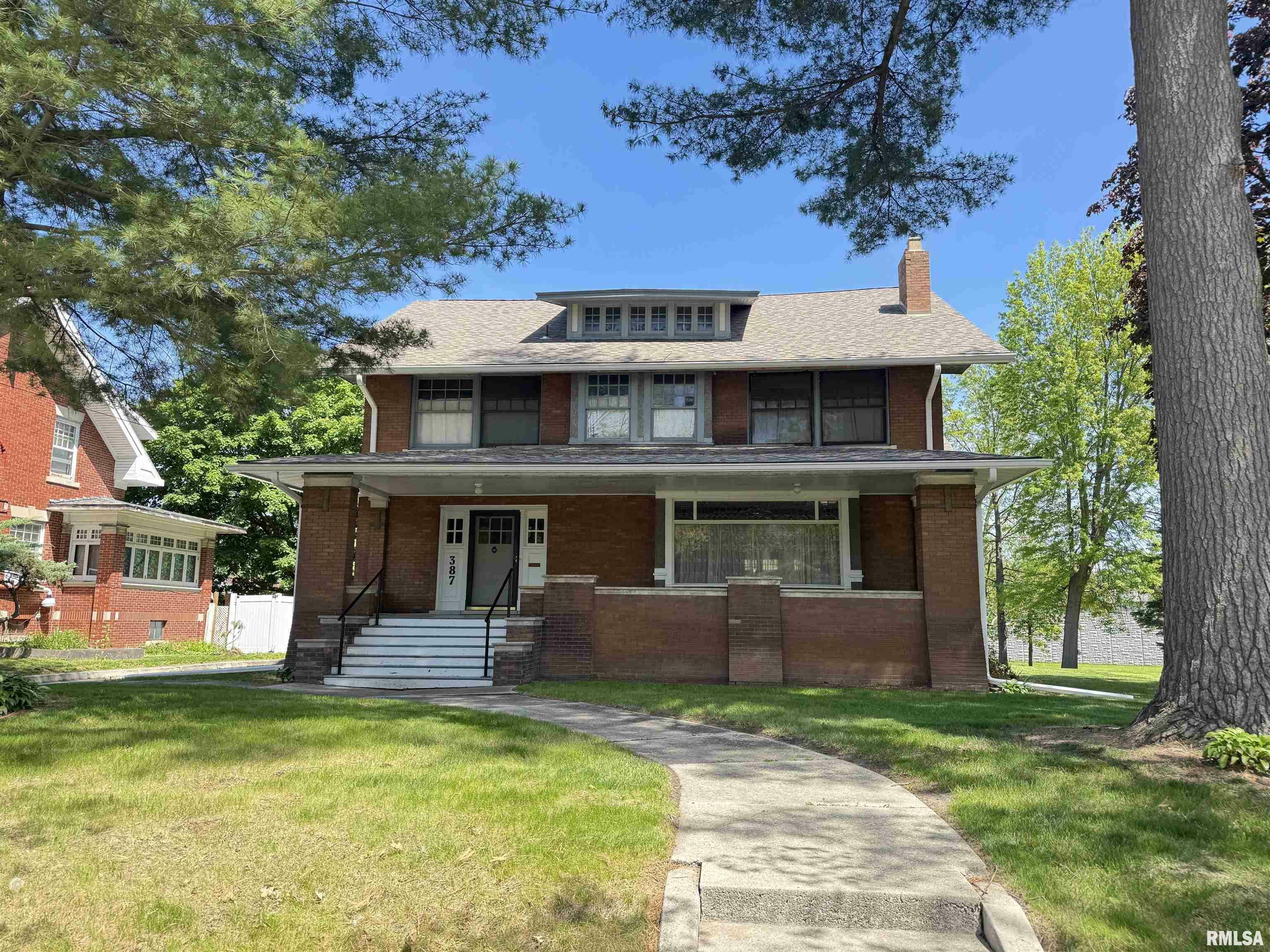 Property Photo: 387 N Kellogg Street IL 61401