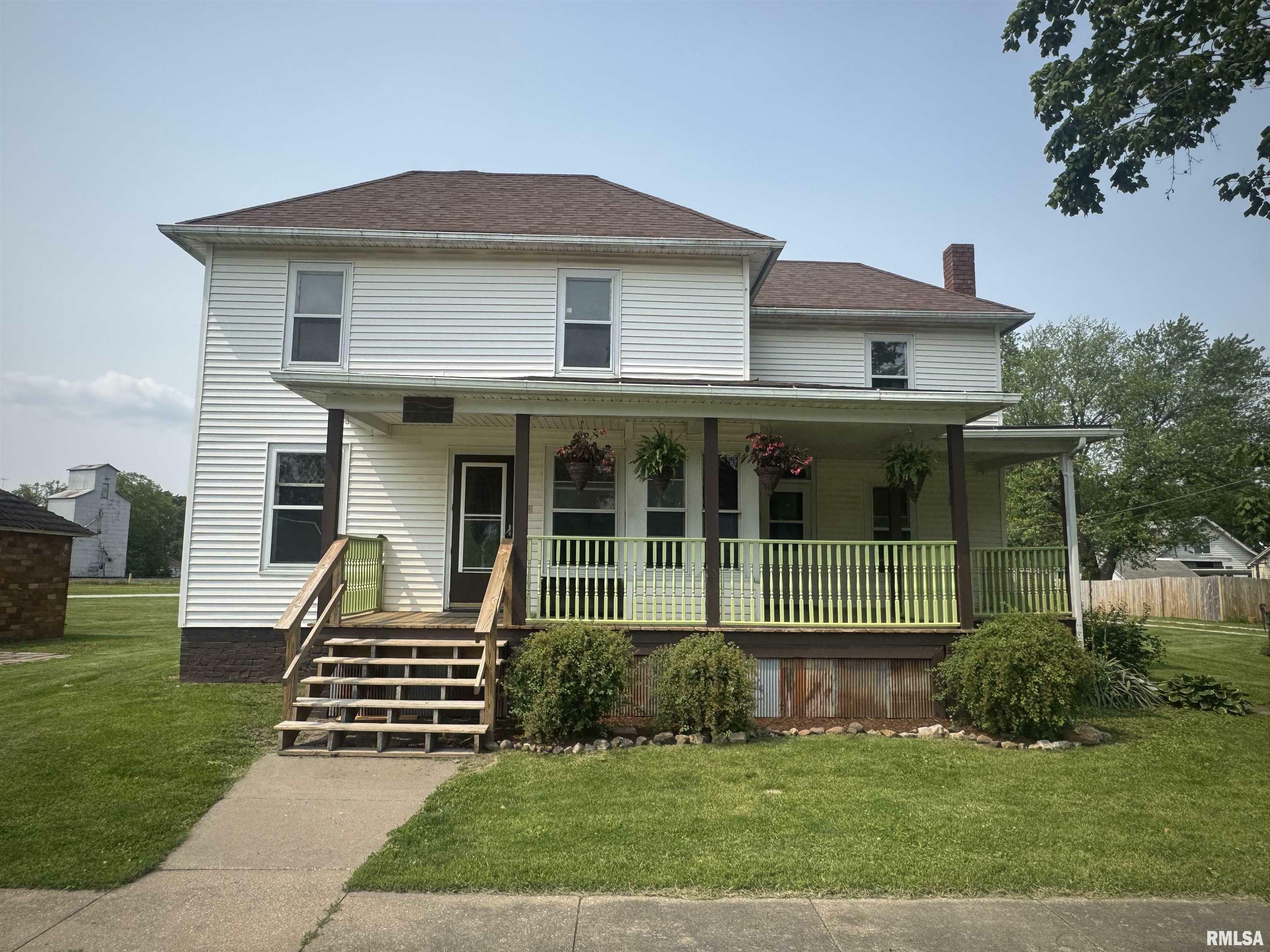106 Walnut Street  Avon IL 61415 photo
