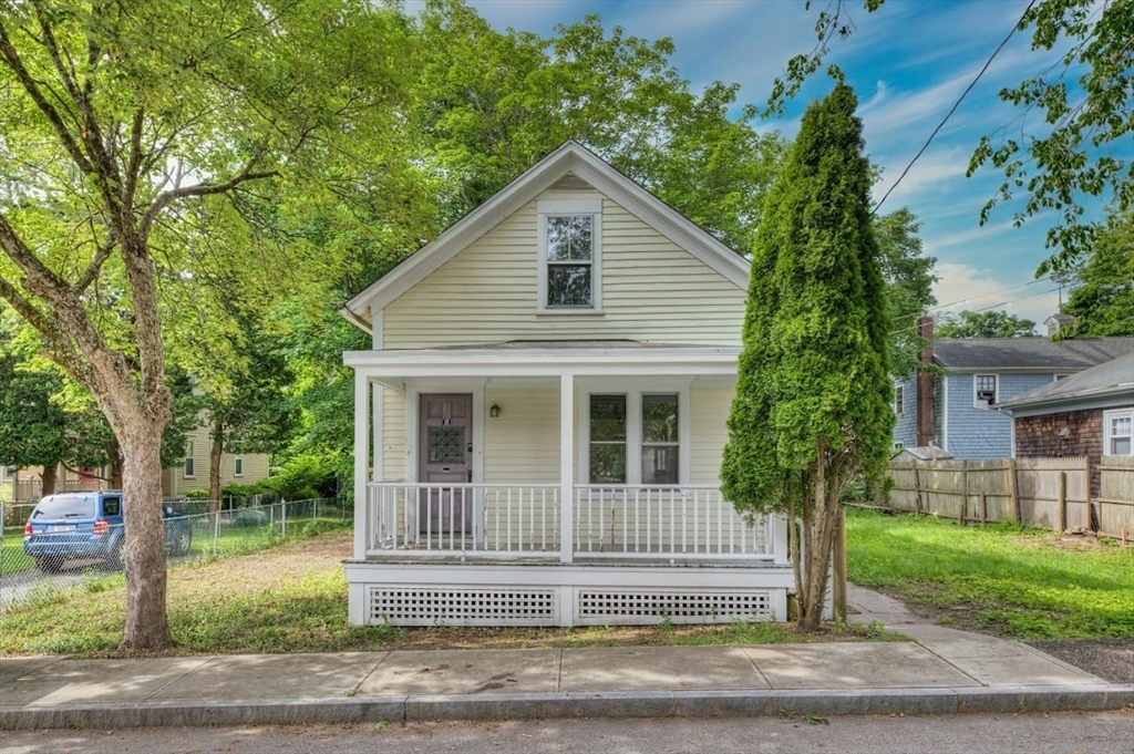 Property Photo:  15 Greene St  RI 02885 