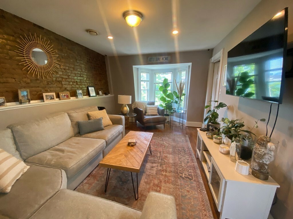 Property Photo:  122 G St 3  MA 02127 