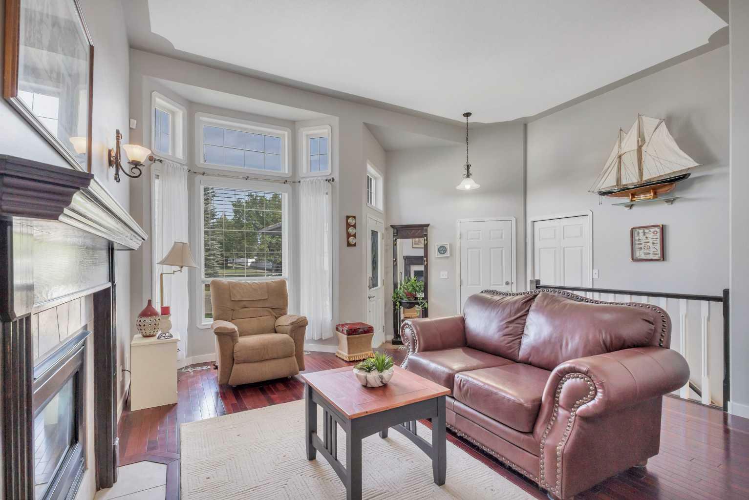 Property Photo:  24 Ahlstrom Close  AB T4R 2T6 