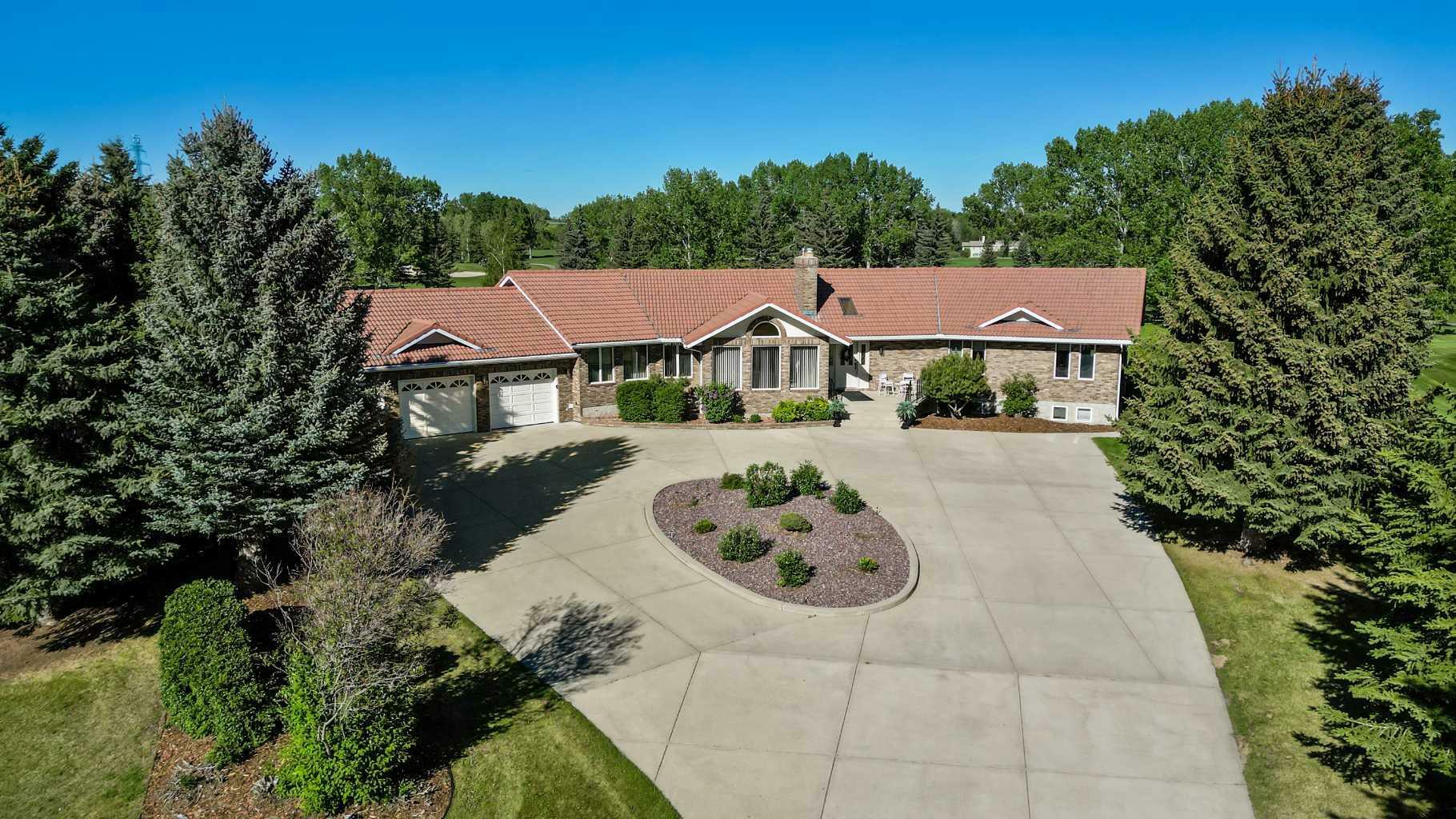 Property Photo: 54 Hamilton Drive AB T3R 1A2
