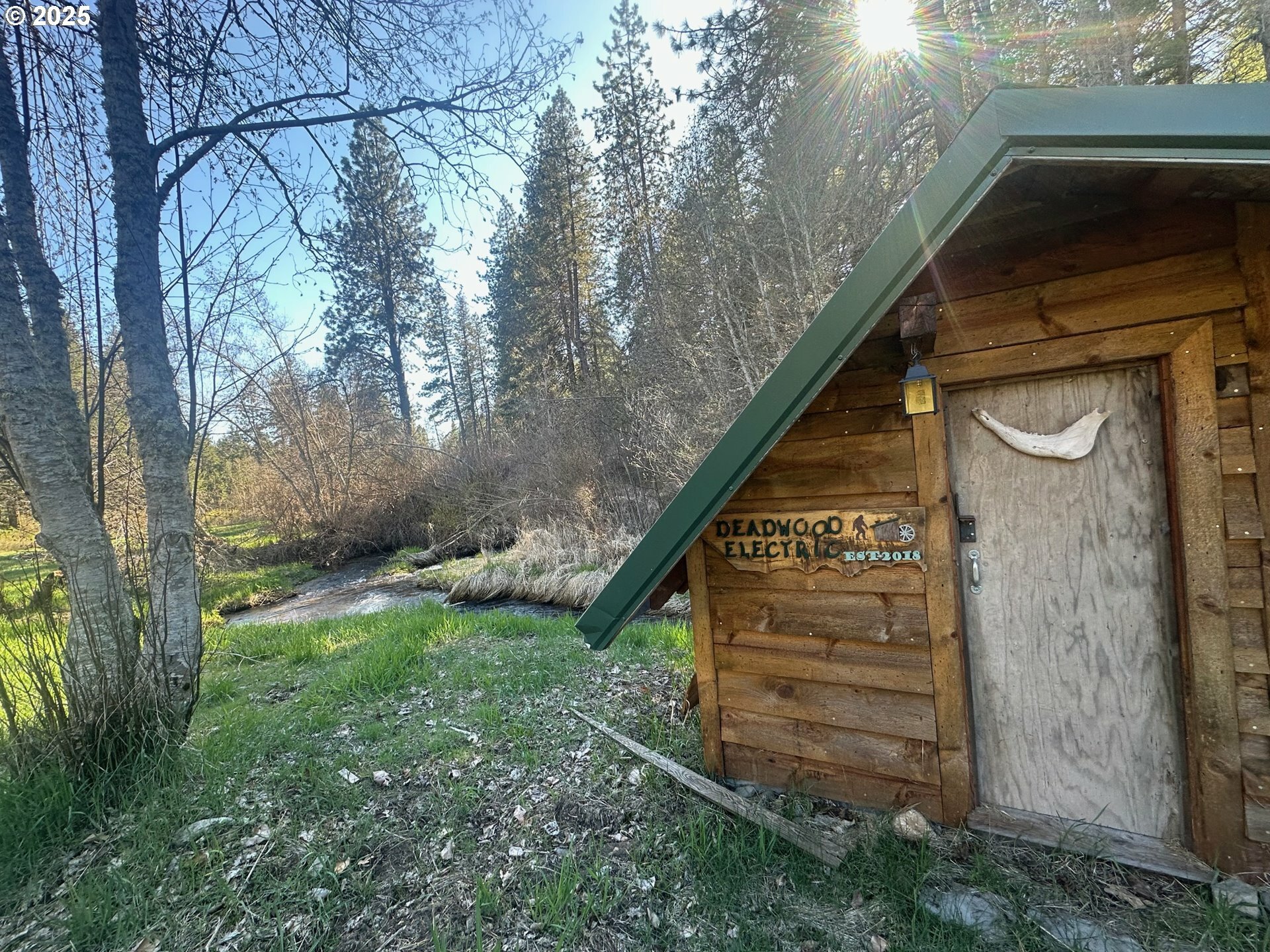 Property Photo: 725 Cedar Valley Rd WA 98620