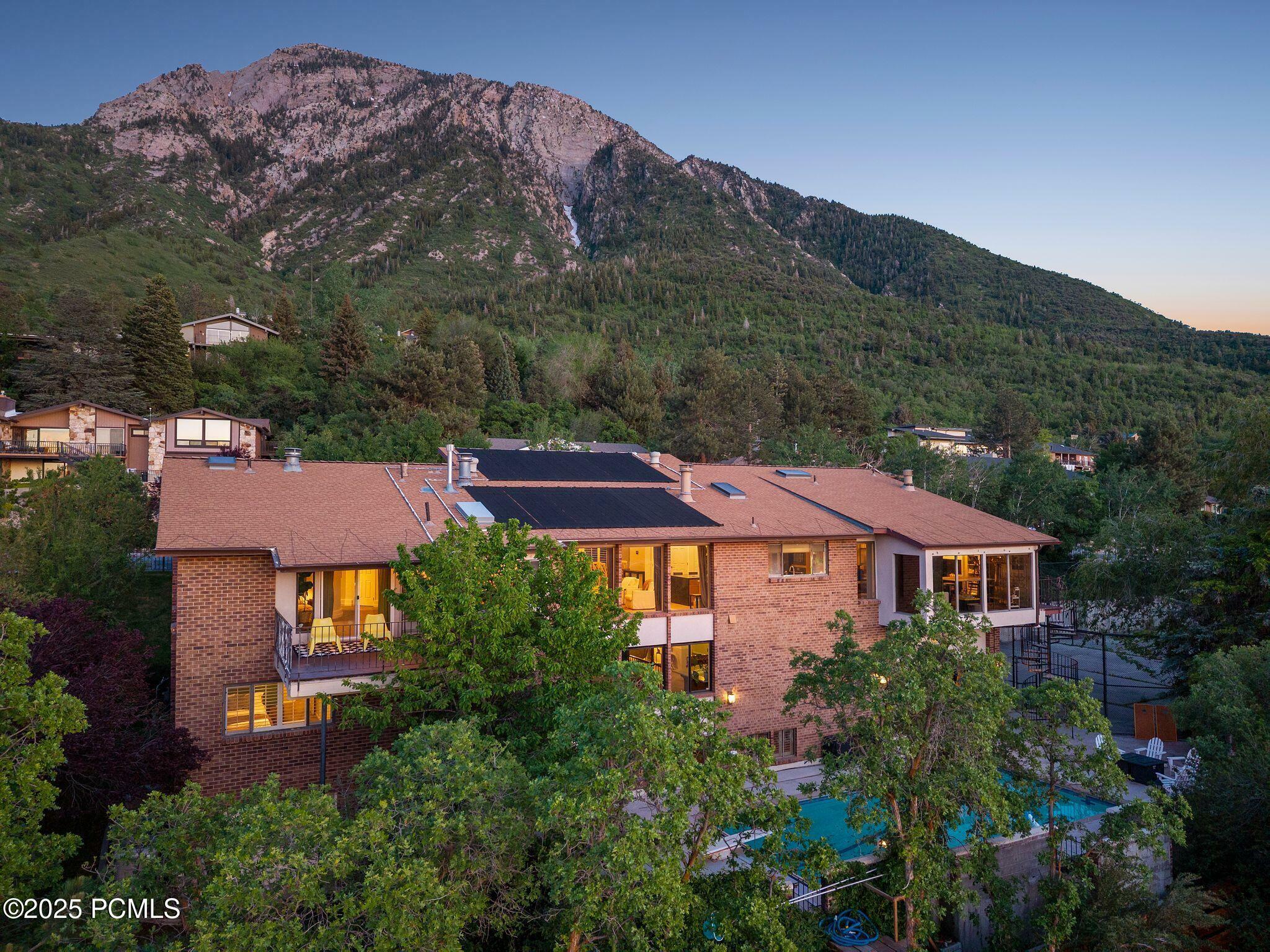 Property Photo: 4484 Parkview Drive UT 84124