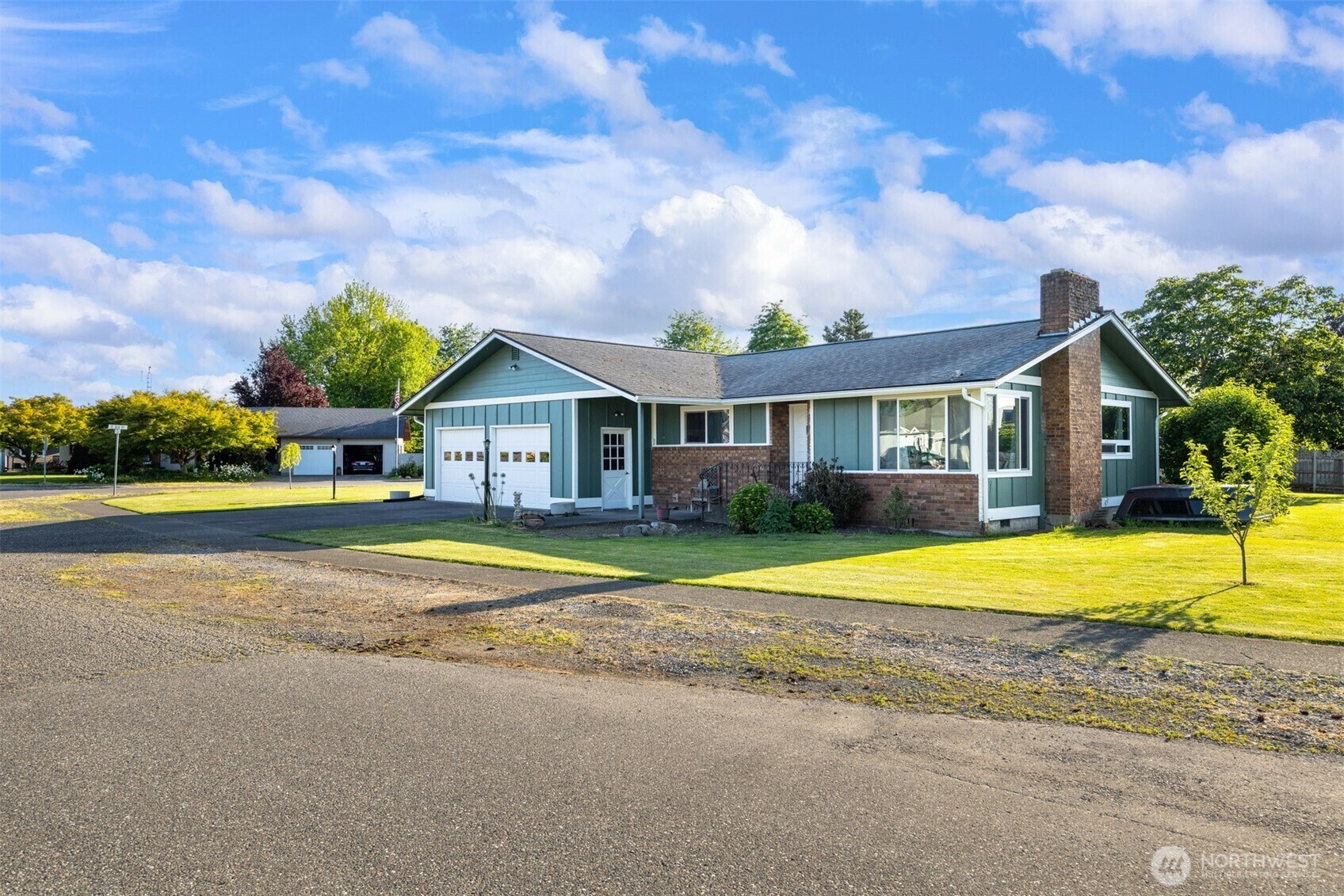 Property Photo: 209 E 3rd Street WA 98247