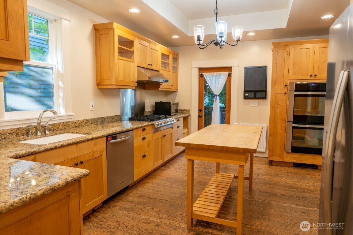 Property Photo: 620 14th Avenue E WA 98112