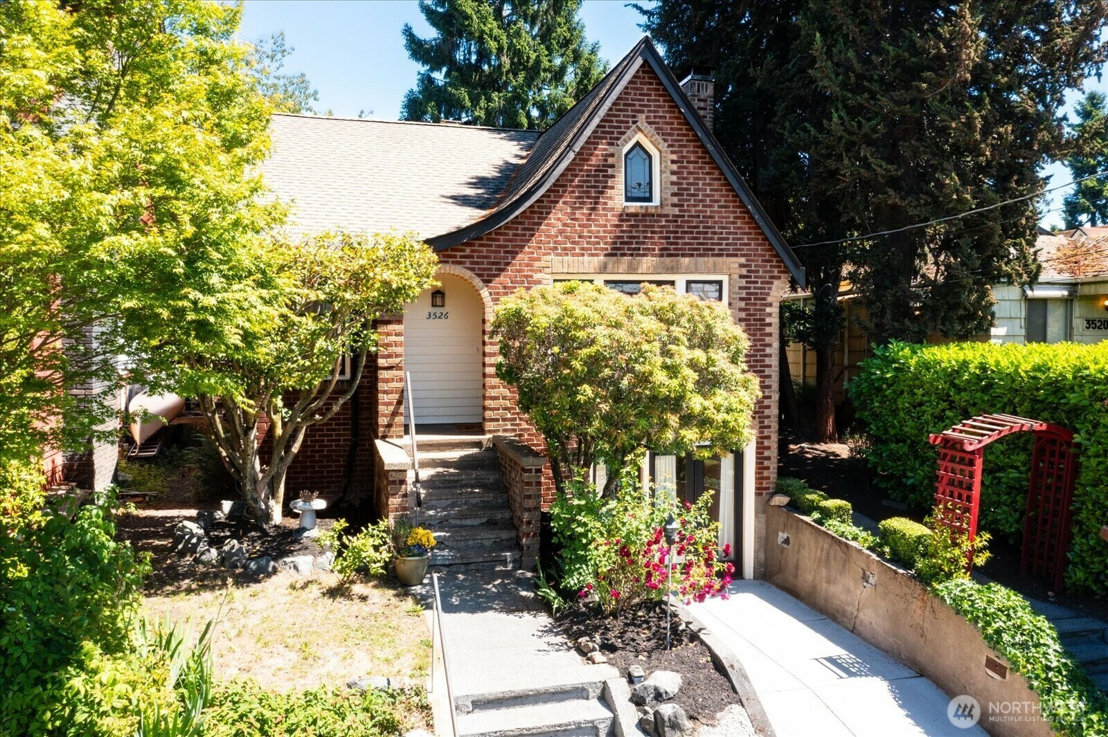 Property Photo: 3526 Ashworth Avenue N WA 98103