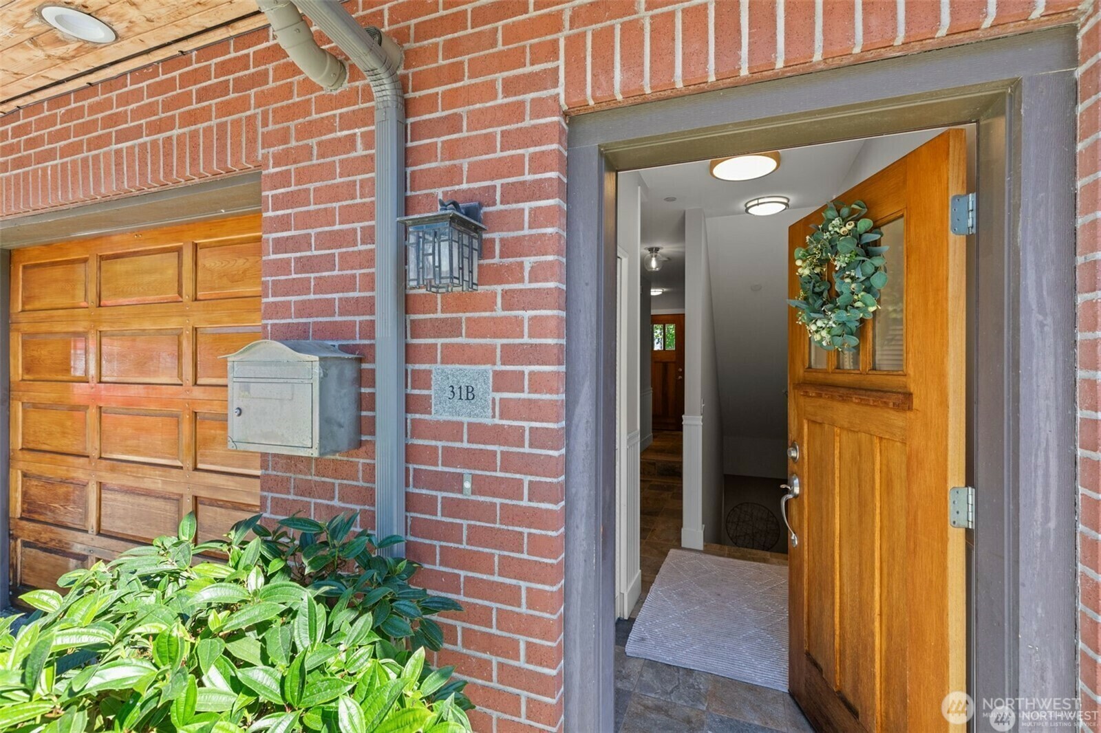 31  Etruria Street B  Seattle WA 98109 photo