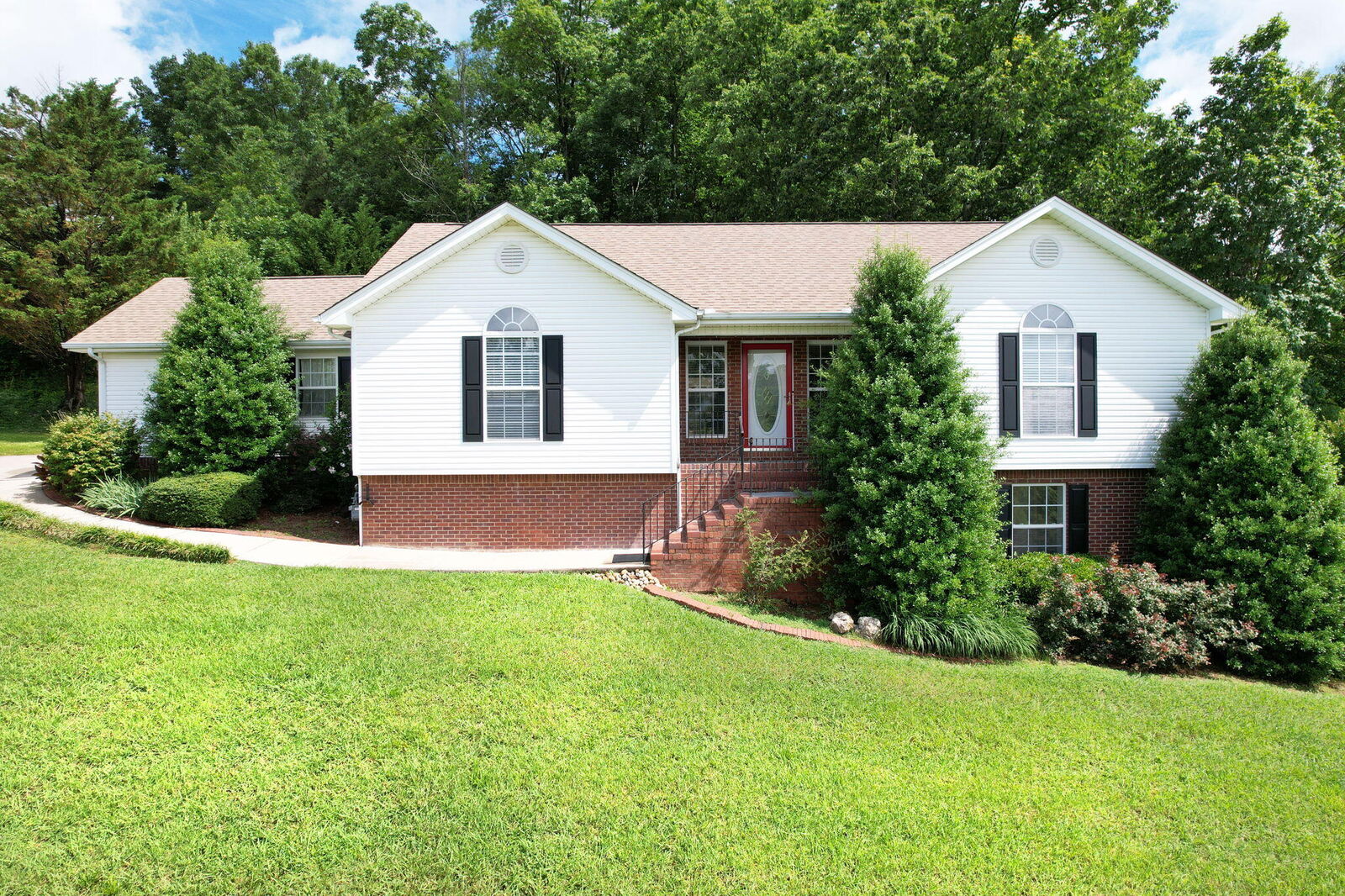 Property Photo: 1454 Benjamin Circle NW TN 37312