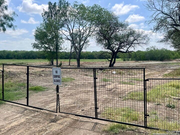 117 Diamond Cv  San Antonio TX 78242 photo