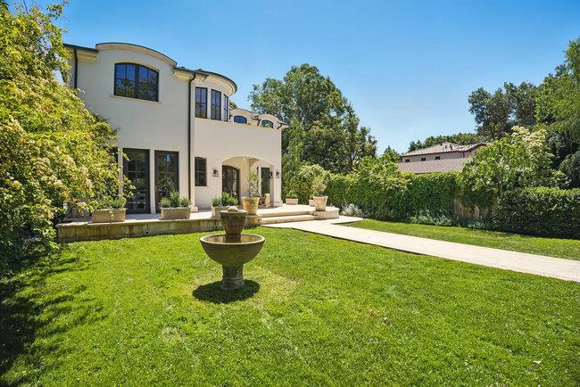 Property Photo: 842 Boyce Avenue CA 94301