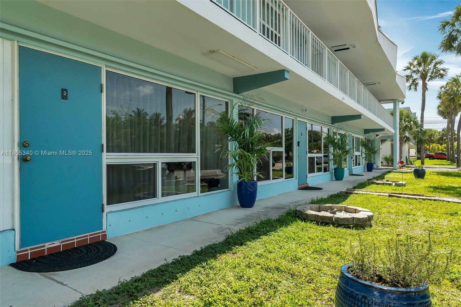 Property Photo:  733 NW 30th Ct 2  FL 33311 