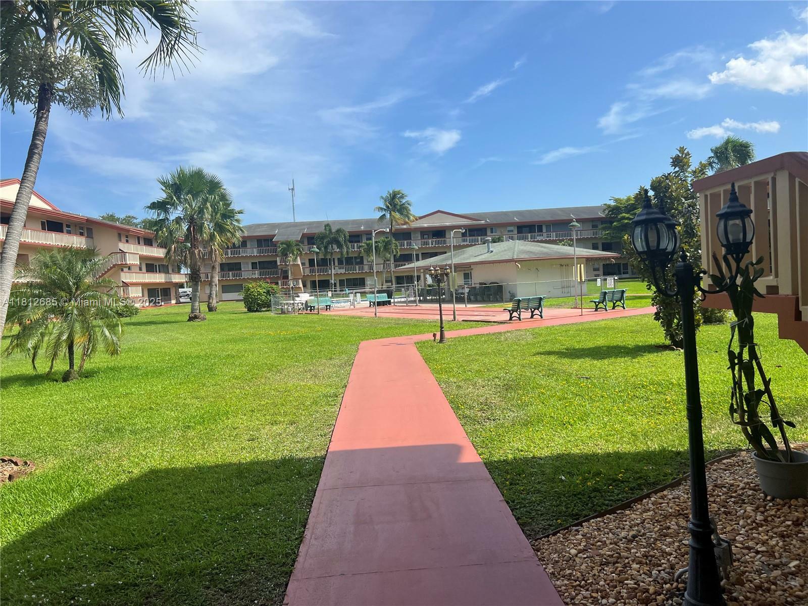 Property Photo: 5300 Washington St C211 FL 33021