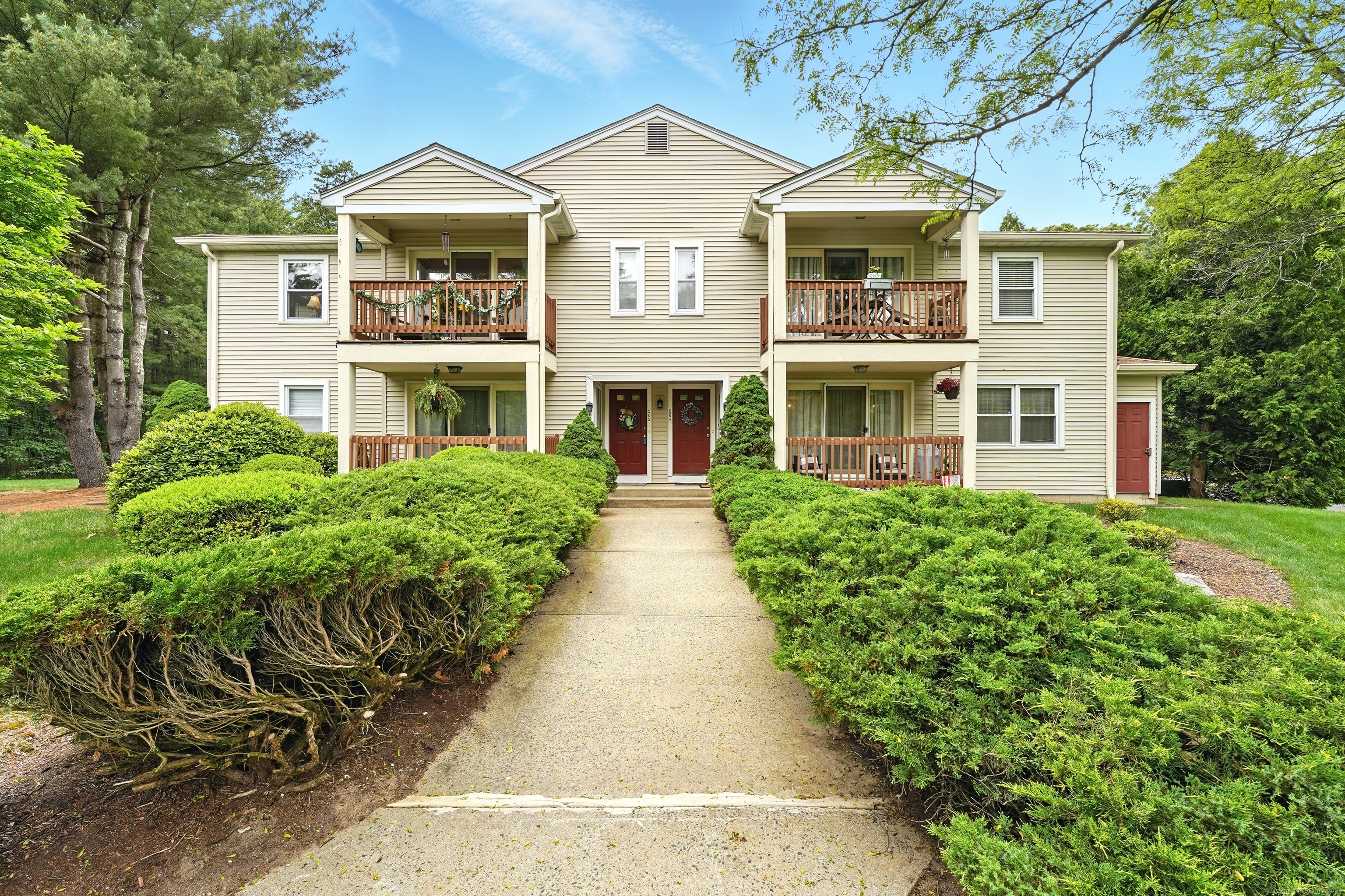 Property Photo: 502 Ashmead Commons 502 CT 06082