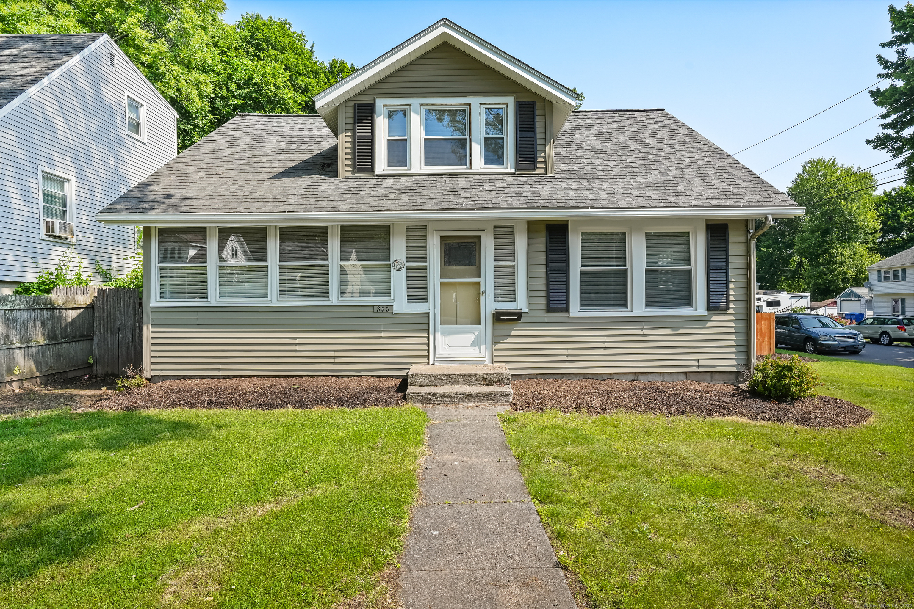 Property Photo:  355 Farmington Avenue  CT 06010 