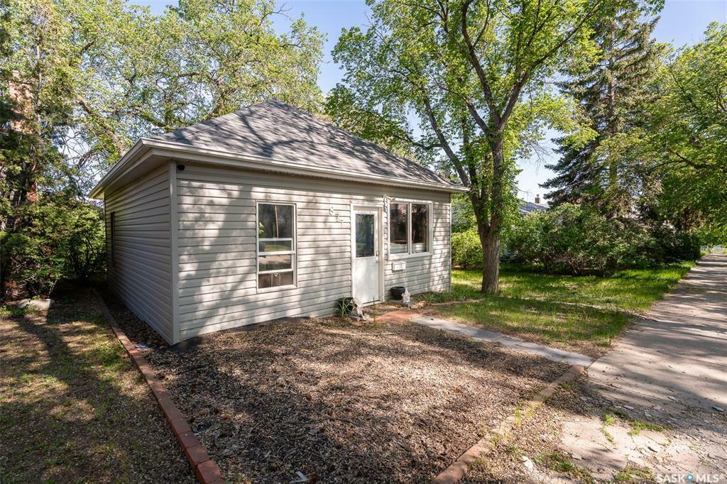 877 Connaught Avenue  Moose Jaw SK S6H 4B2 photo