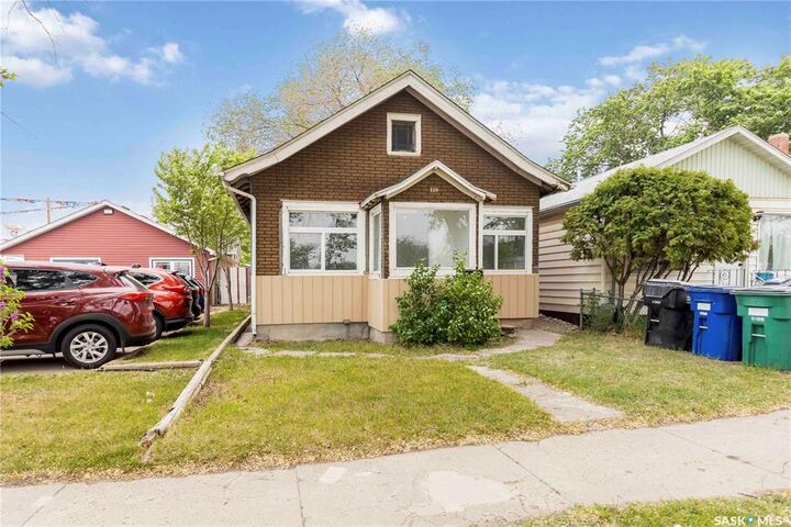Property Photo: 110 F Avenue S SK S7M 1S8