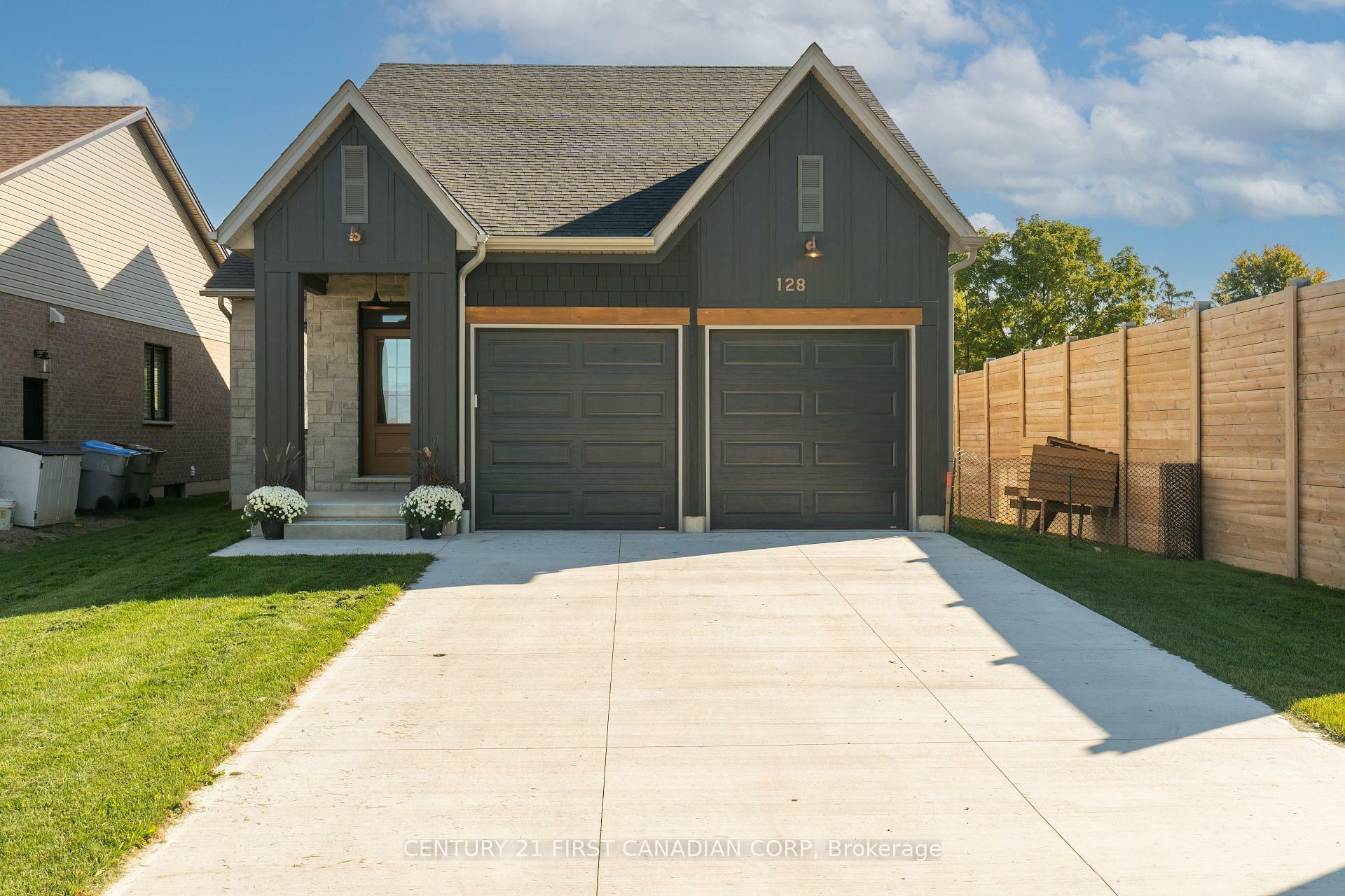 Photo de la propriété:  128 Scotts Drive  ON N0M 2J0 