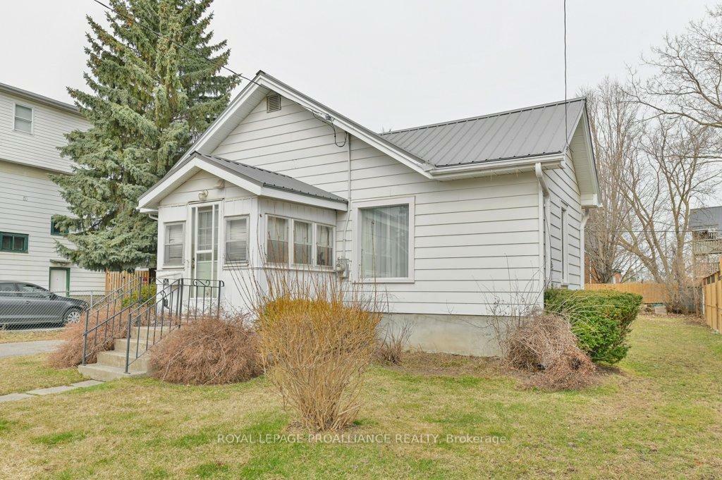 Photo de la propriété:  26 Burton Street  ON K8P 1E6 